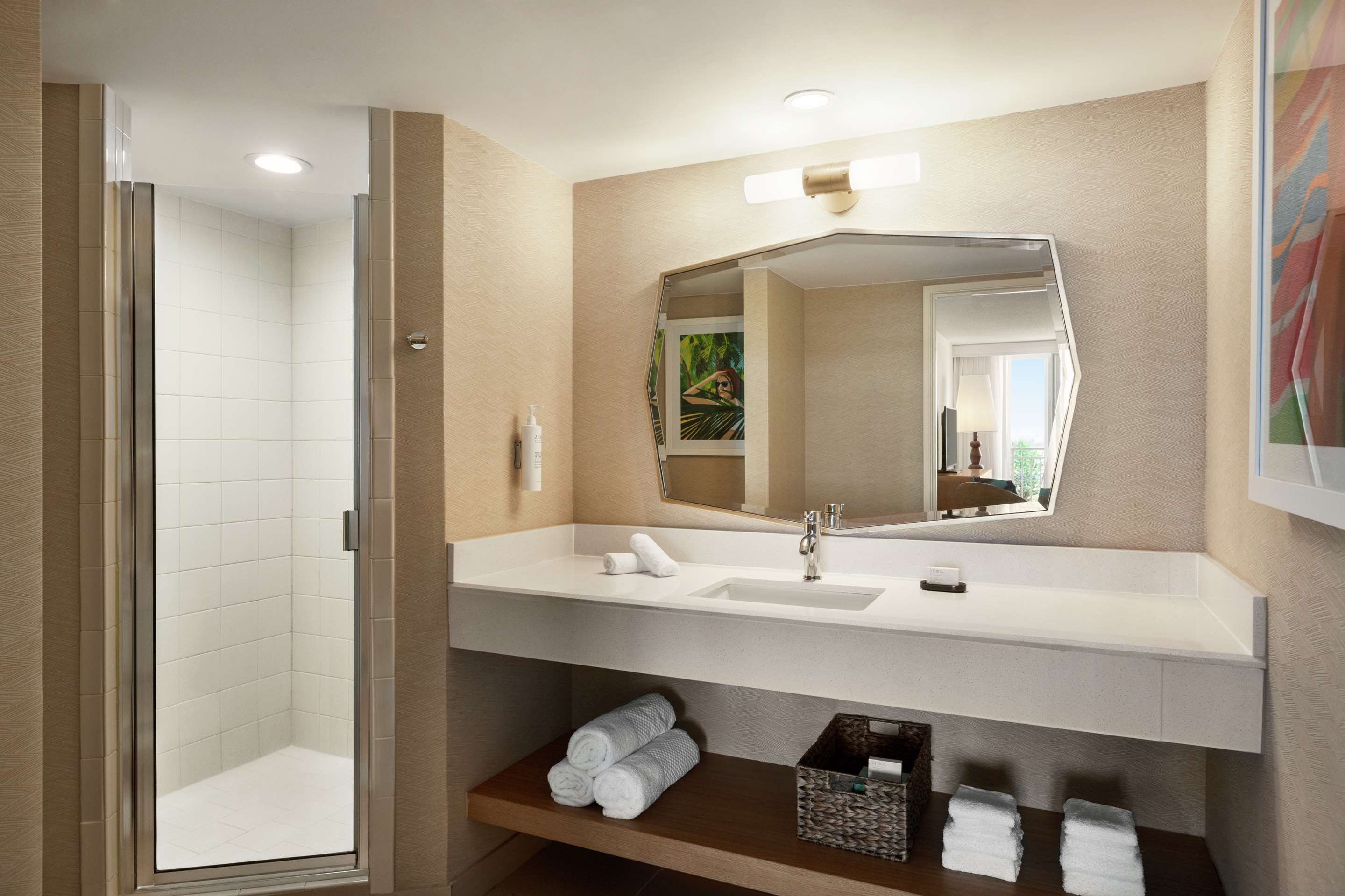 Guest room bath