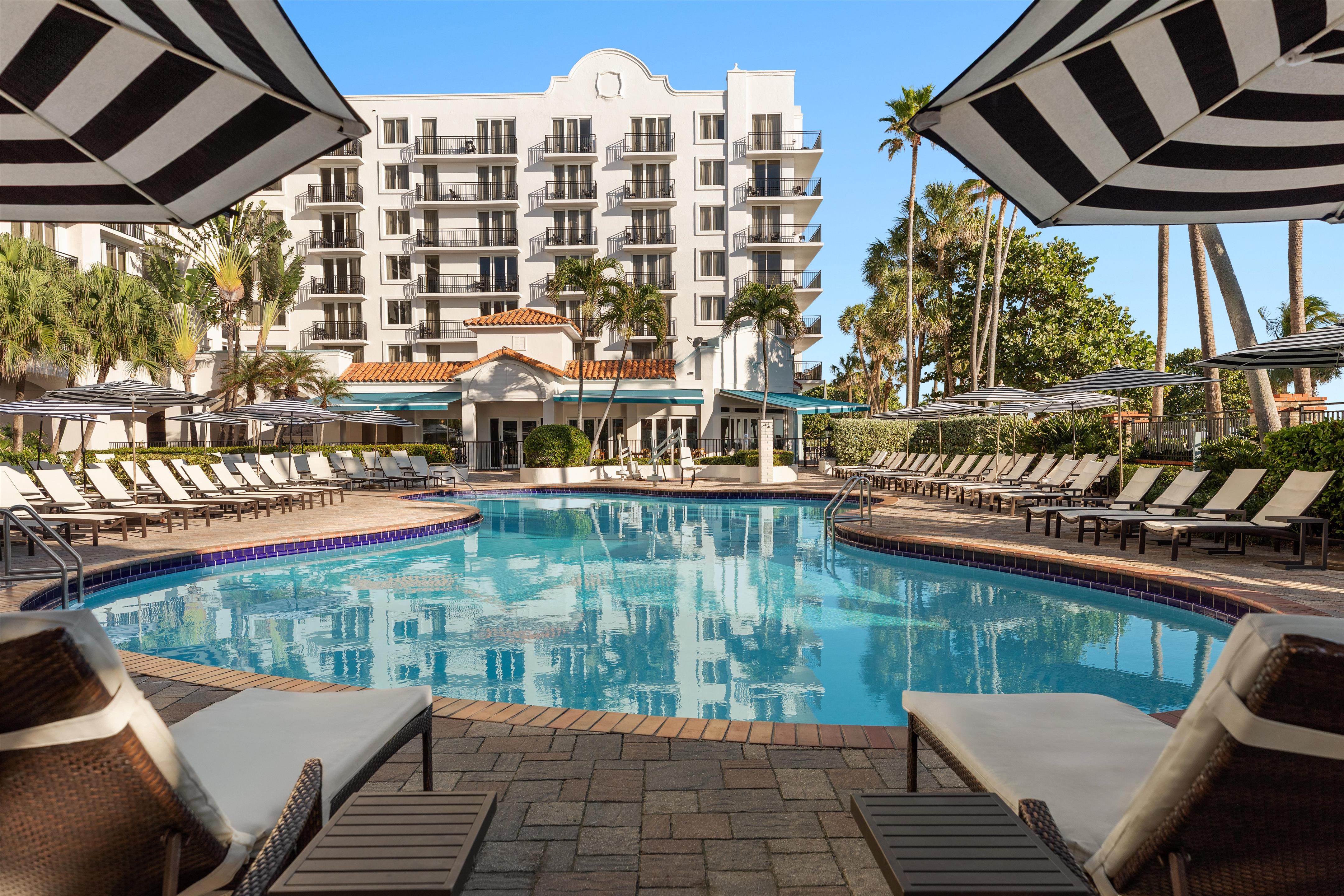 Pool | Embassy Suites Deerfield Beach - Resort & Spa