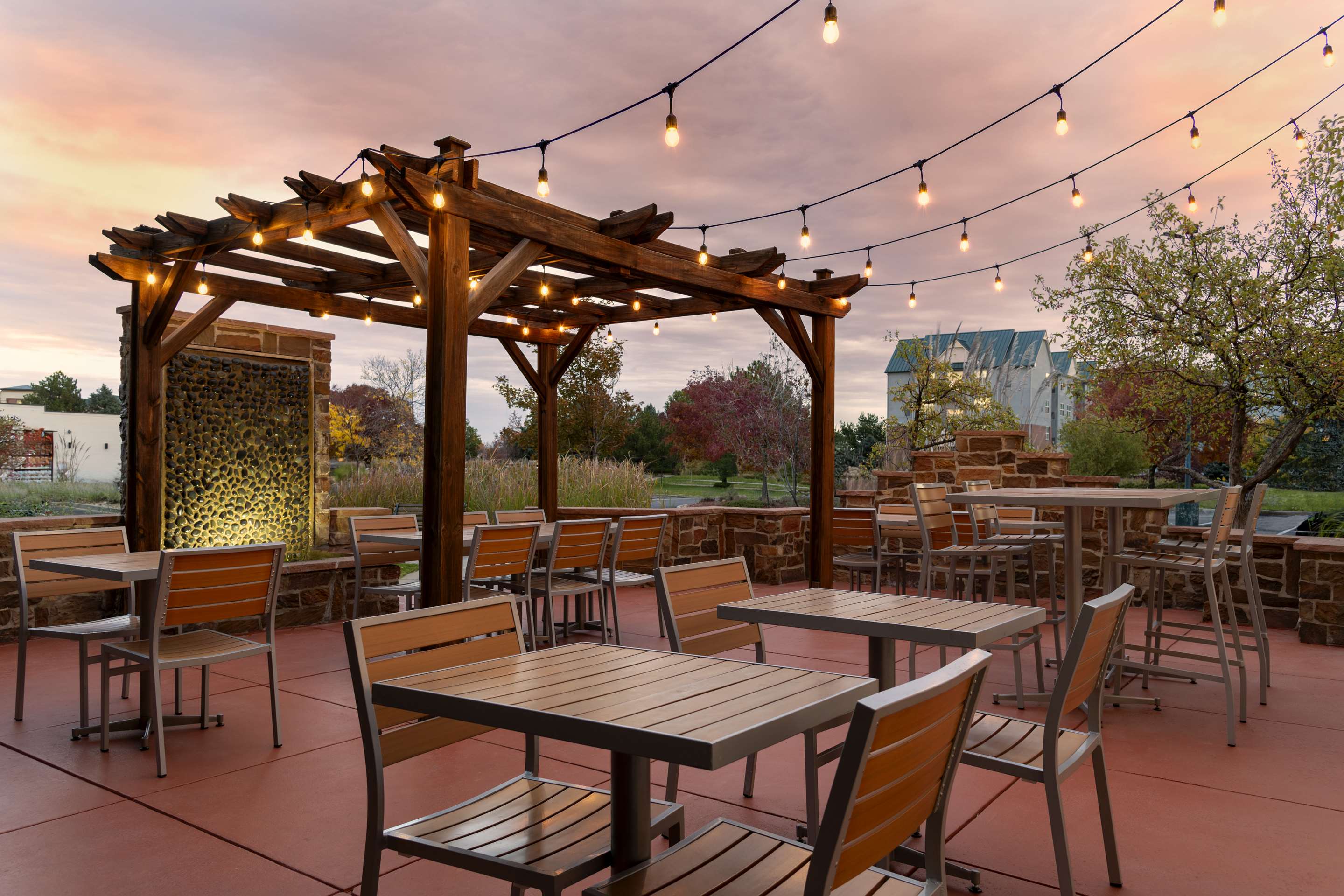 Exterior | Hilton Garden Inn Denver Airport