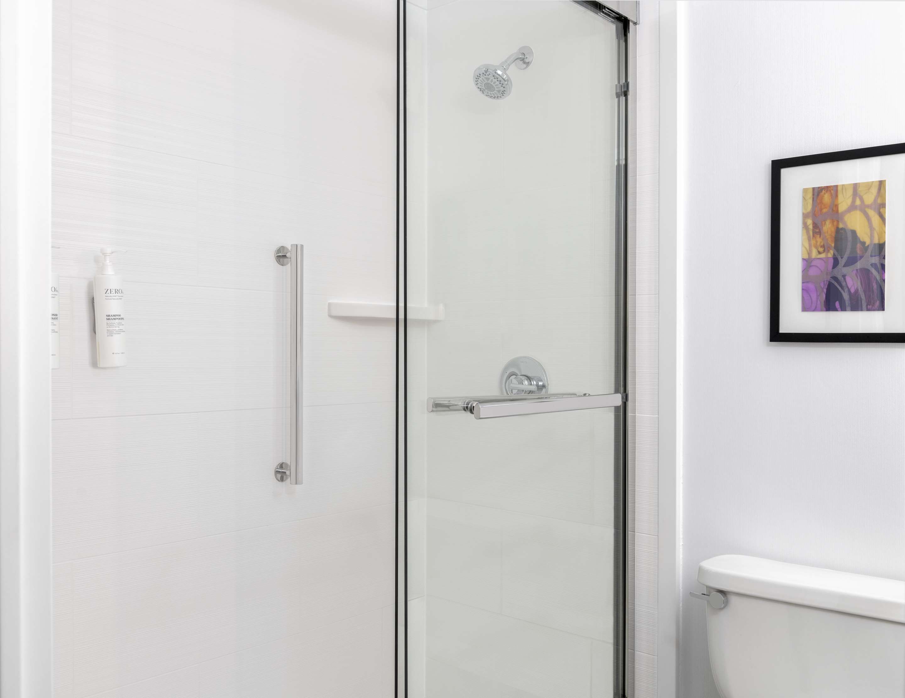 Guest room bath