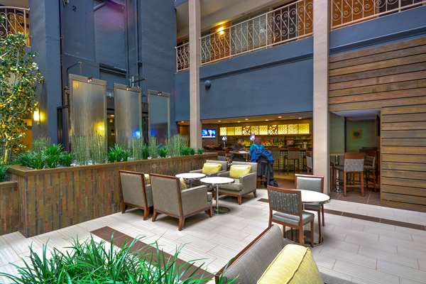Restaurant - Embassy Suites West of Denver Airport