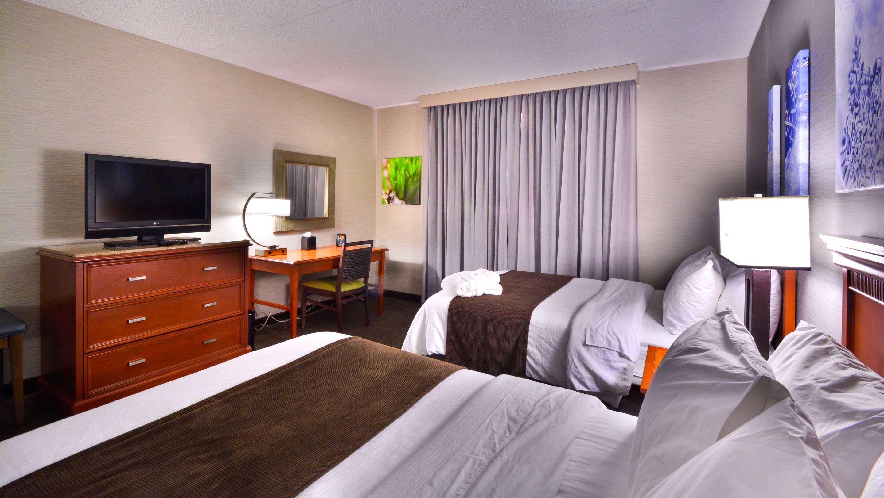 Guest room