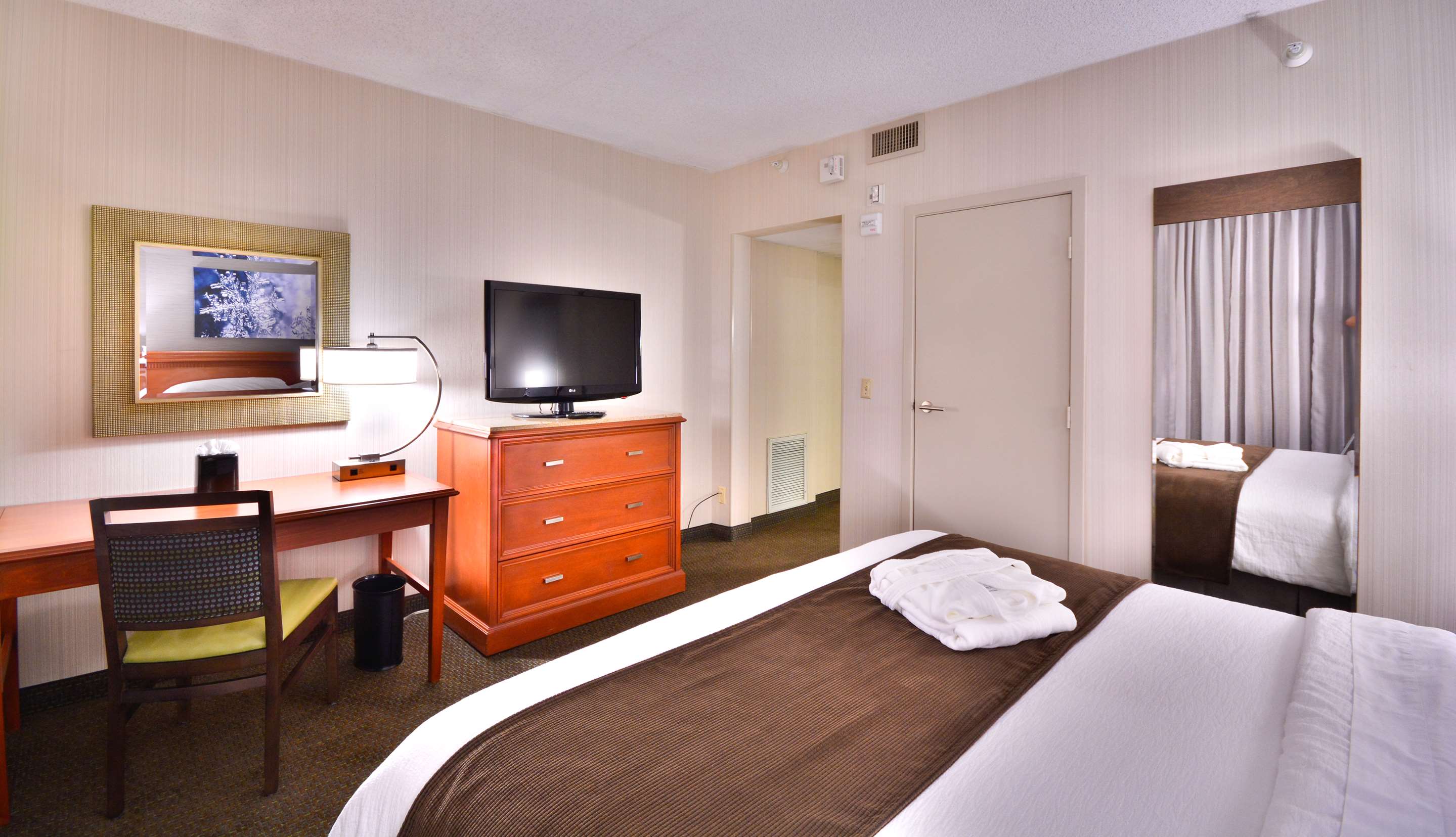 Guest room