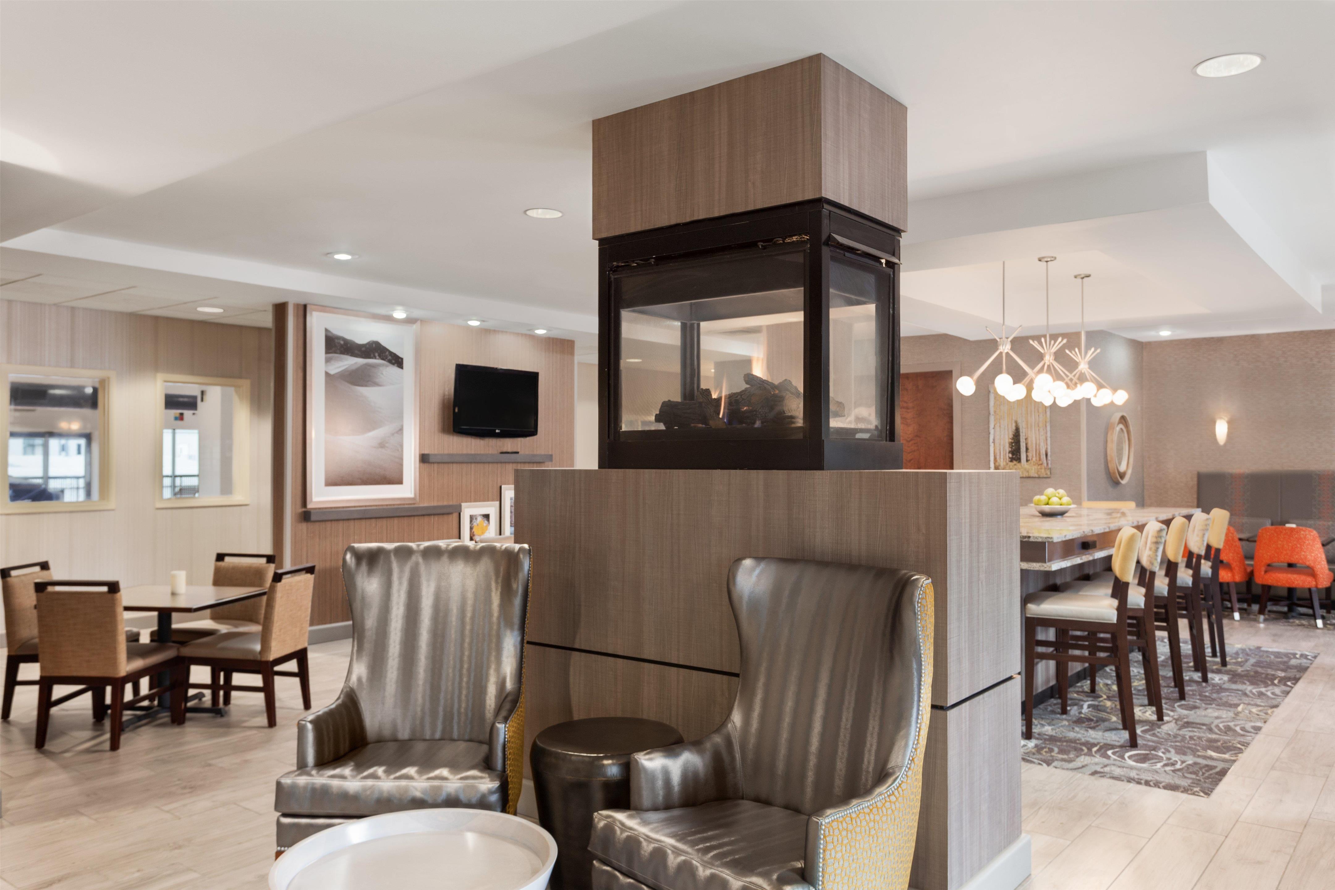Reception | Hampton Inn & Suites Denver - Cherry Creek
