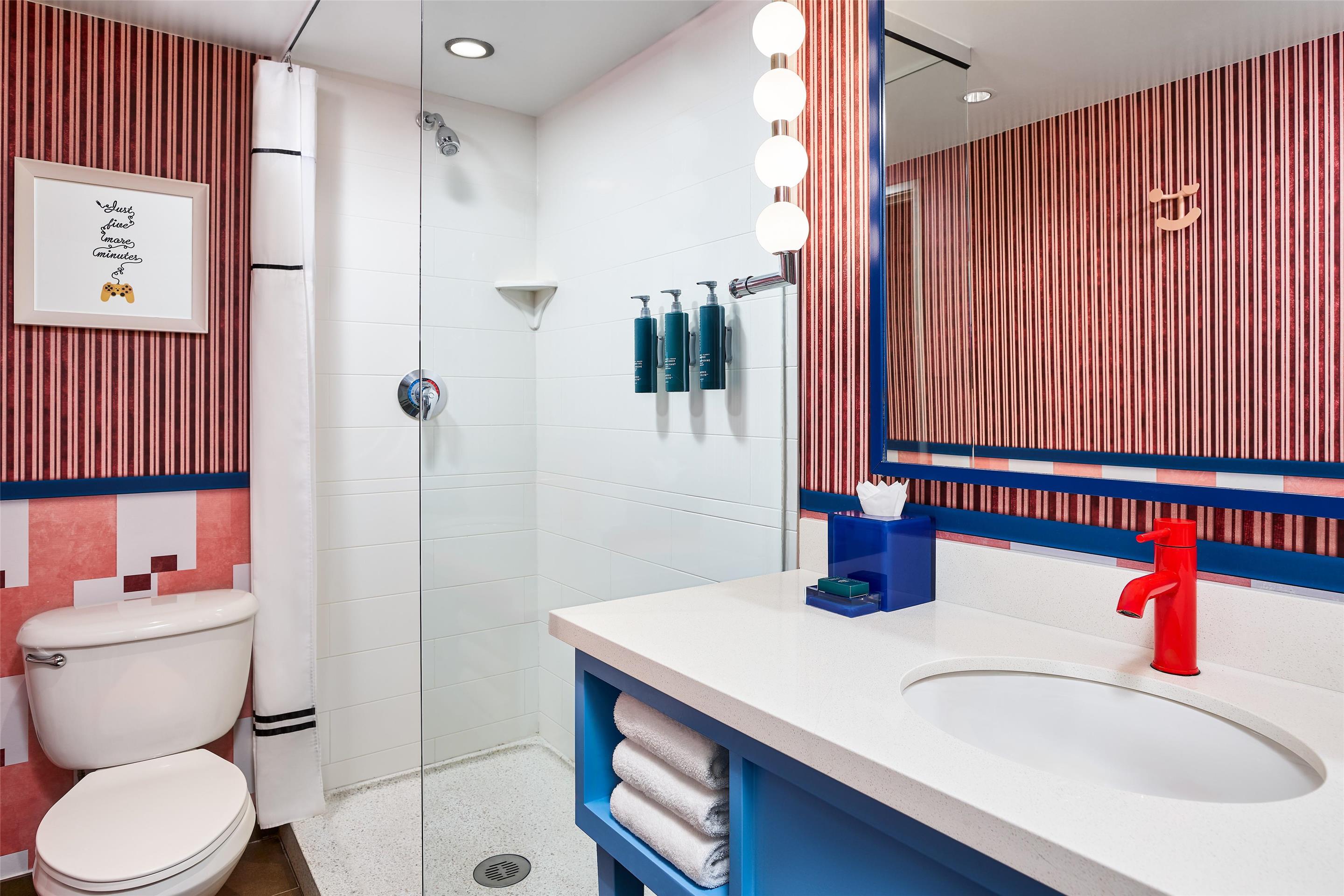 Guest room bath