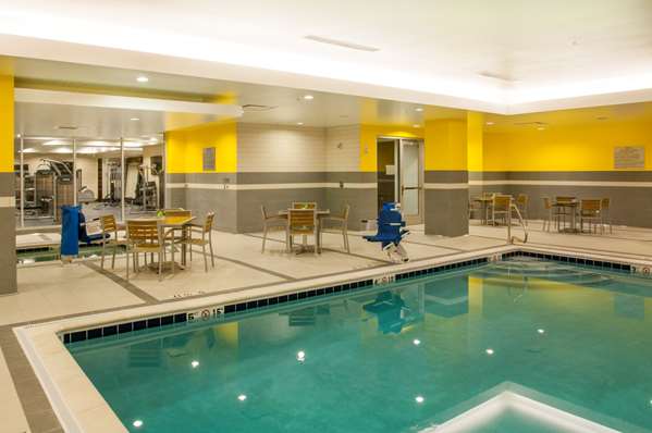 Pool - Hampton Inn & Suites Convention Center Denver