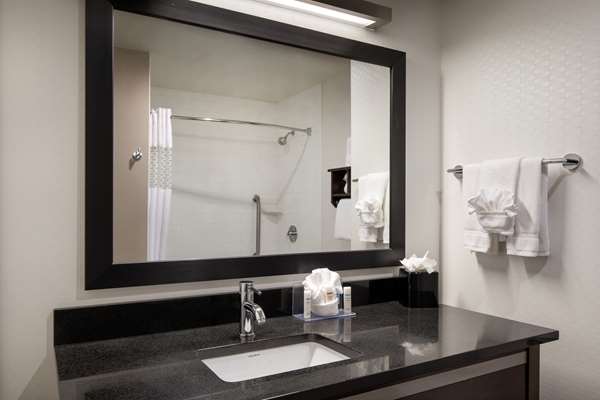  - Hampton Inn & Suites Convention Center Denver