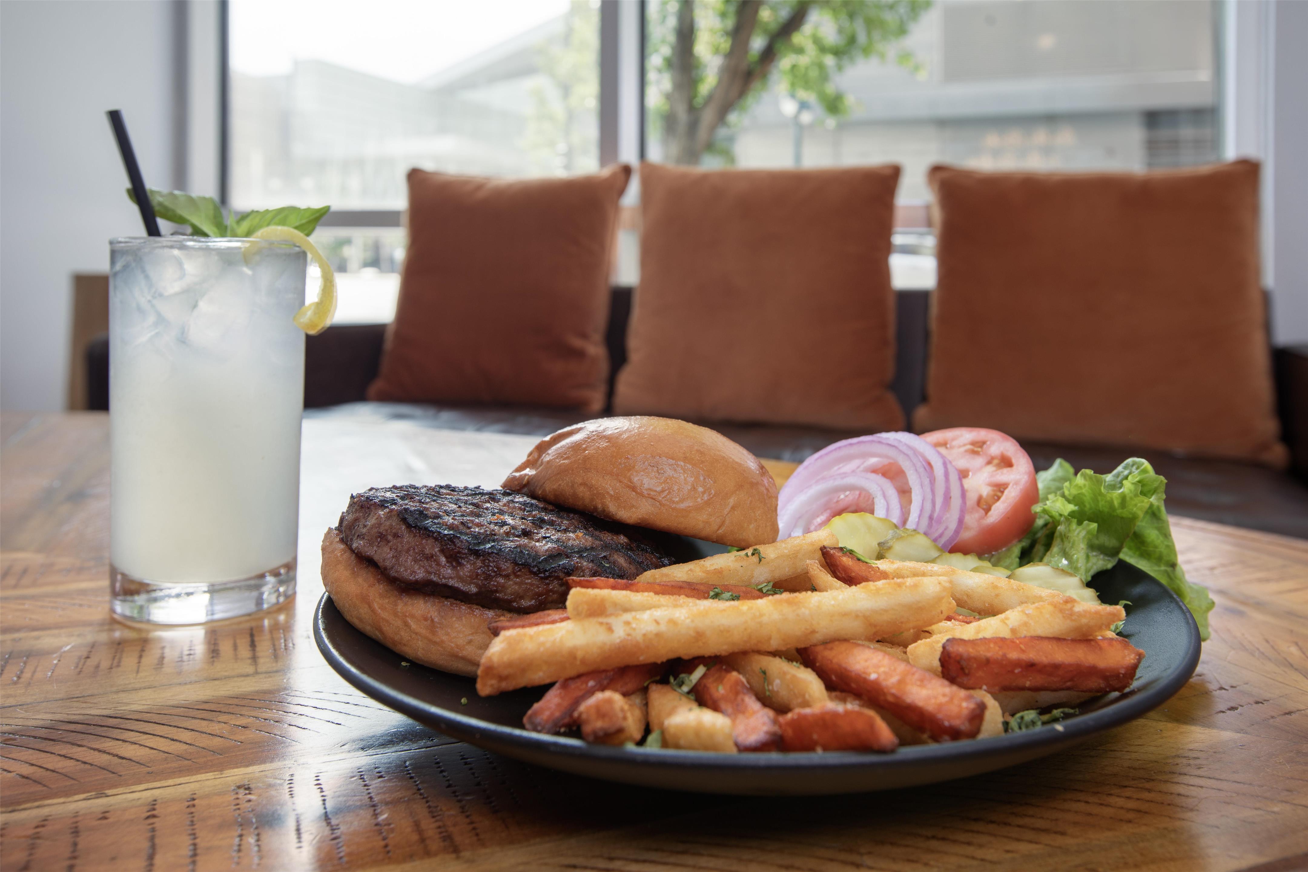 BarLounge | Hilton Garden Inn Denver Downtown