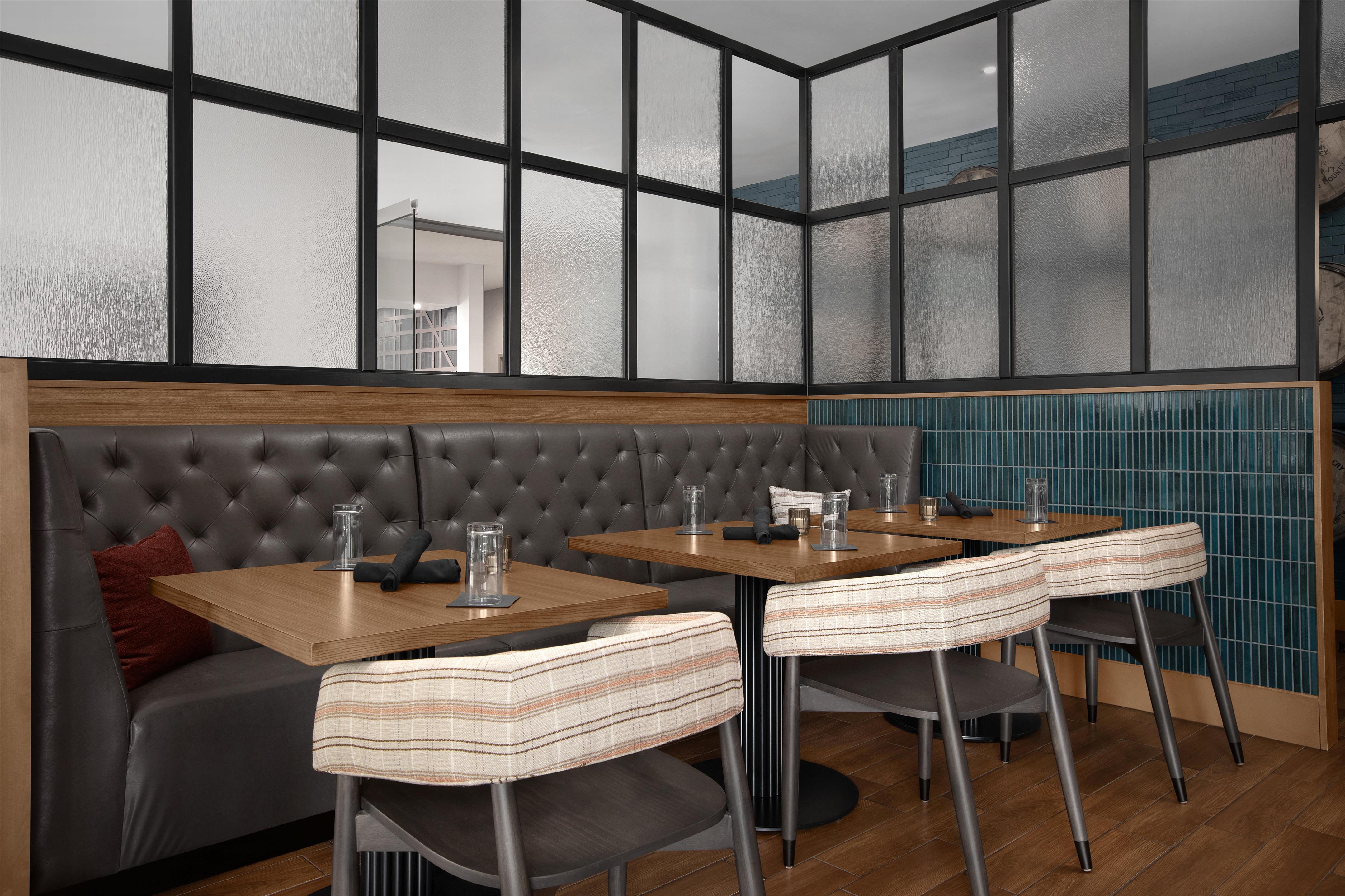 Restaurant | Hilton Garden Inn Denver Downtown