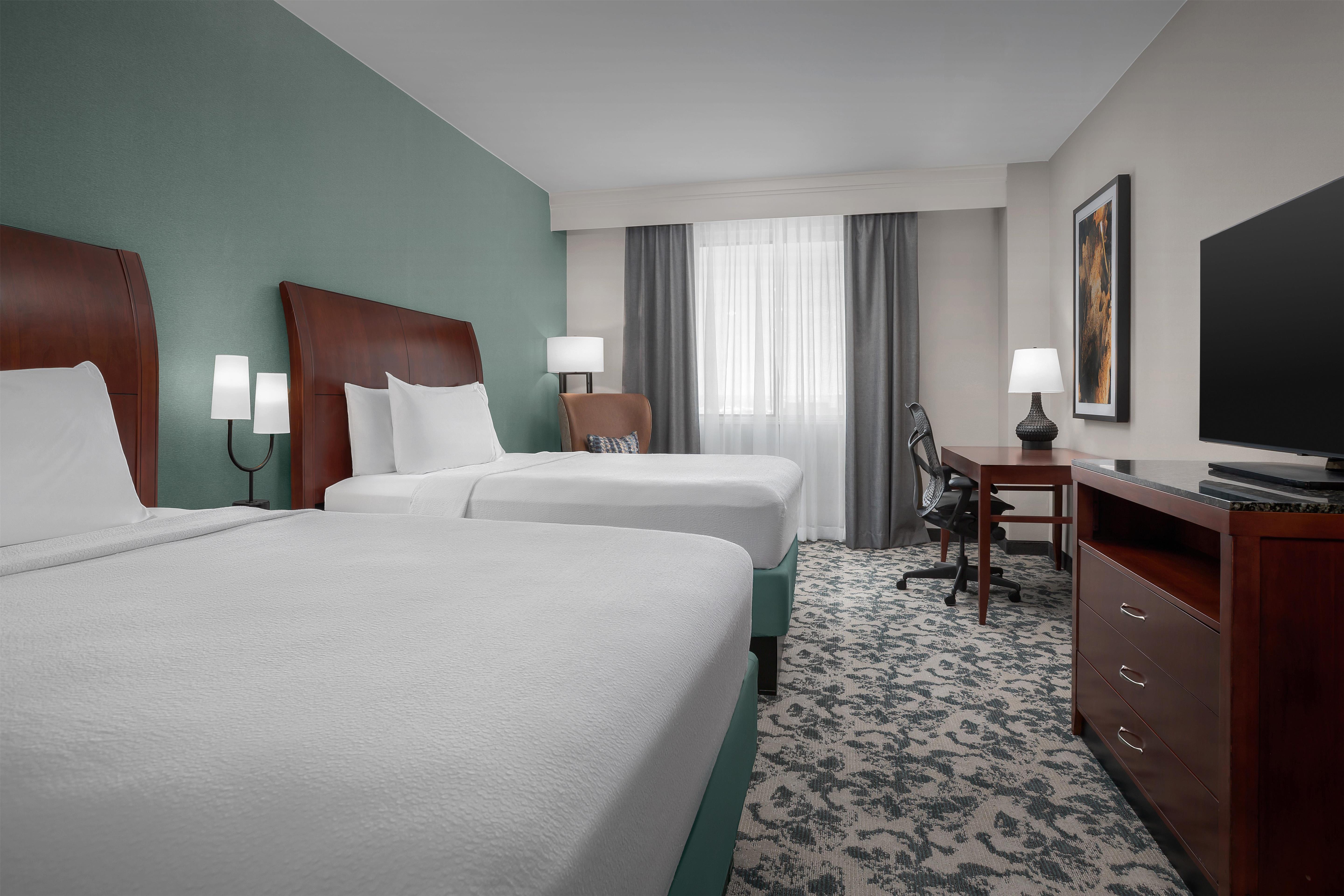 Hilton Garden Inn Denver Downtown Room Type - 2 QUEENS W DRINKS-SNACKS