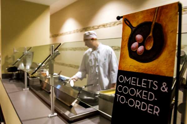 Restaurant - Embassy Suites Downtown Denver