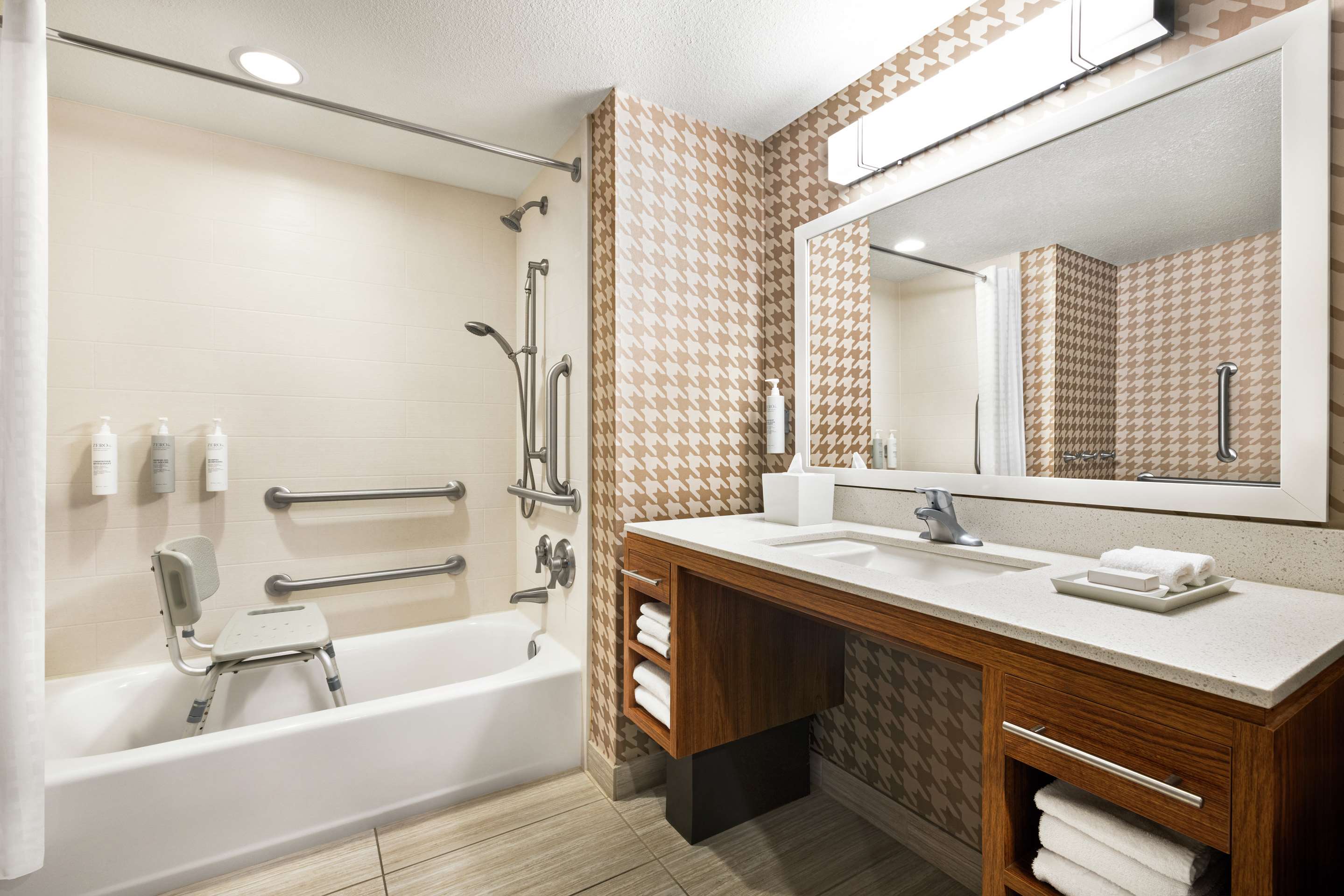 Guest room bath