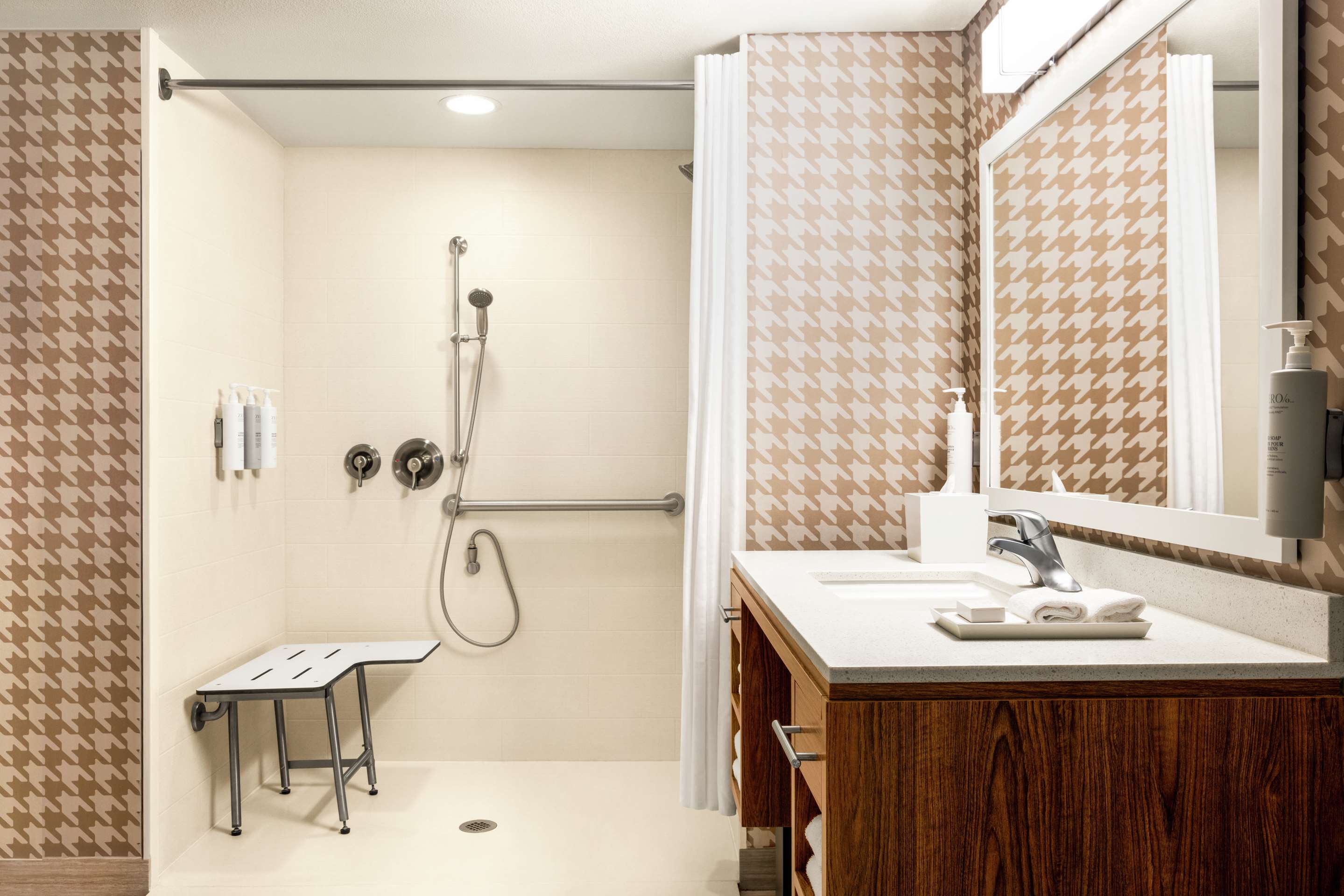Guest room bath