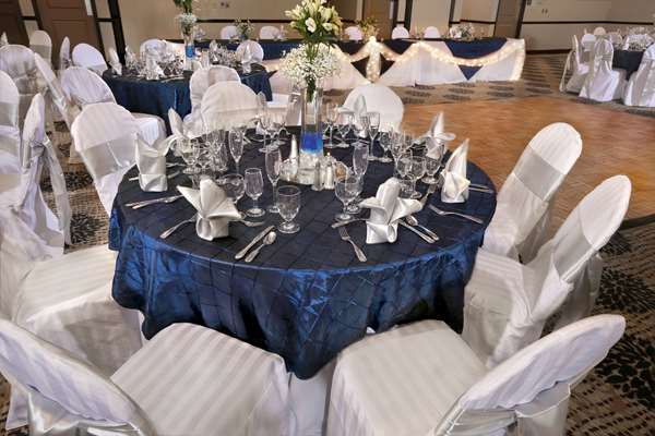 Restaurant - DoubleTree by Hilton Thornton - I-25, Exit 223