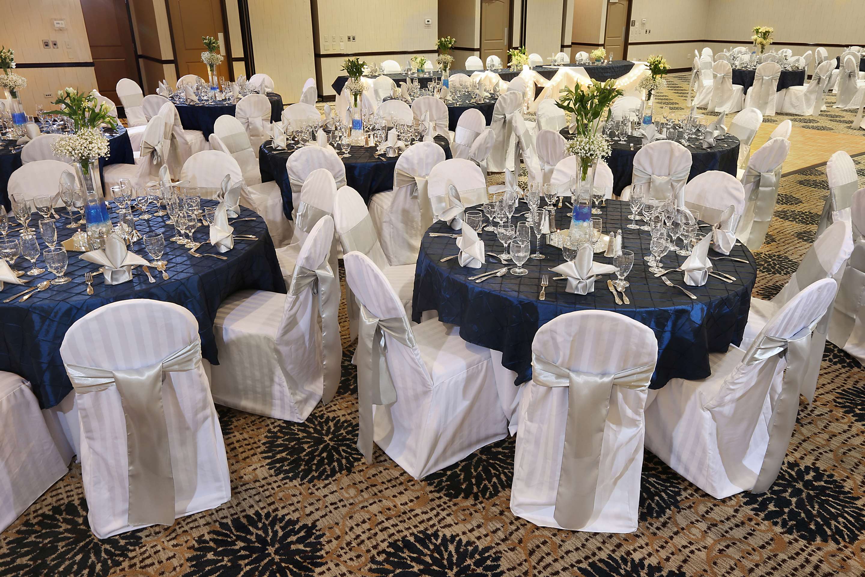 Restaurant | DoubleTree by Hilton Denver - Thornton