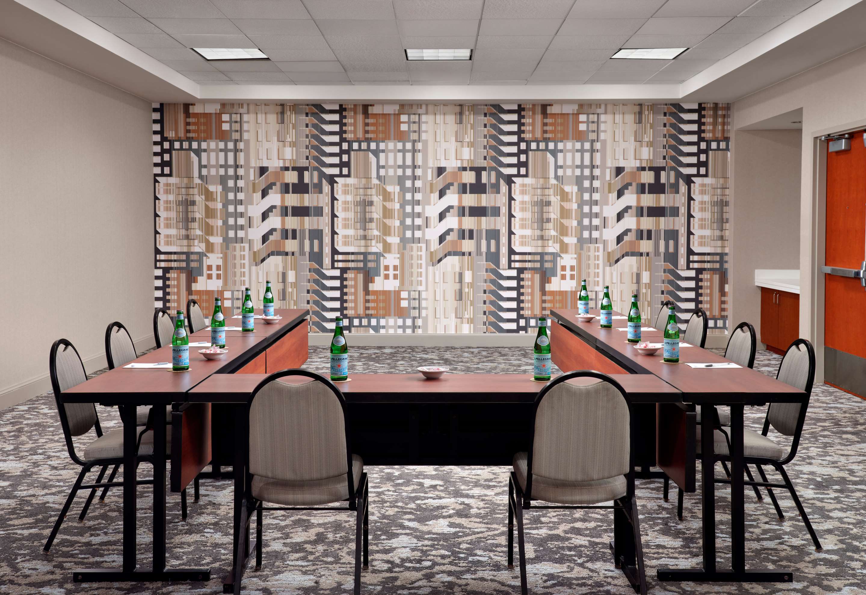 Meeting Room | Hilton Garden Inn Detroit Downtown