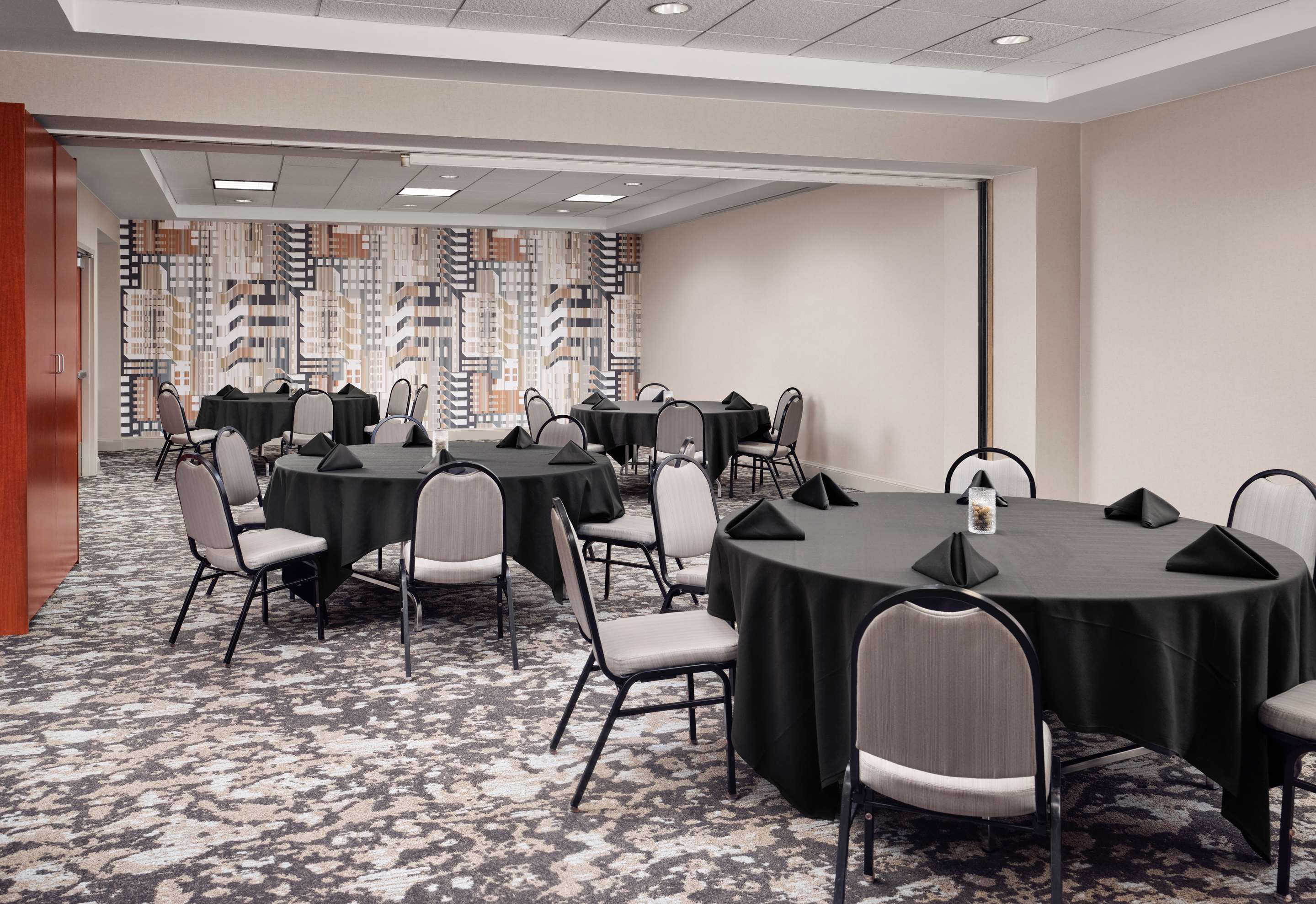 Meeting Room | Hilton Garden Inn Detroit Downtown
