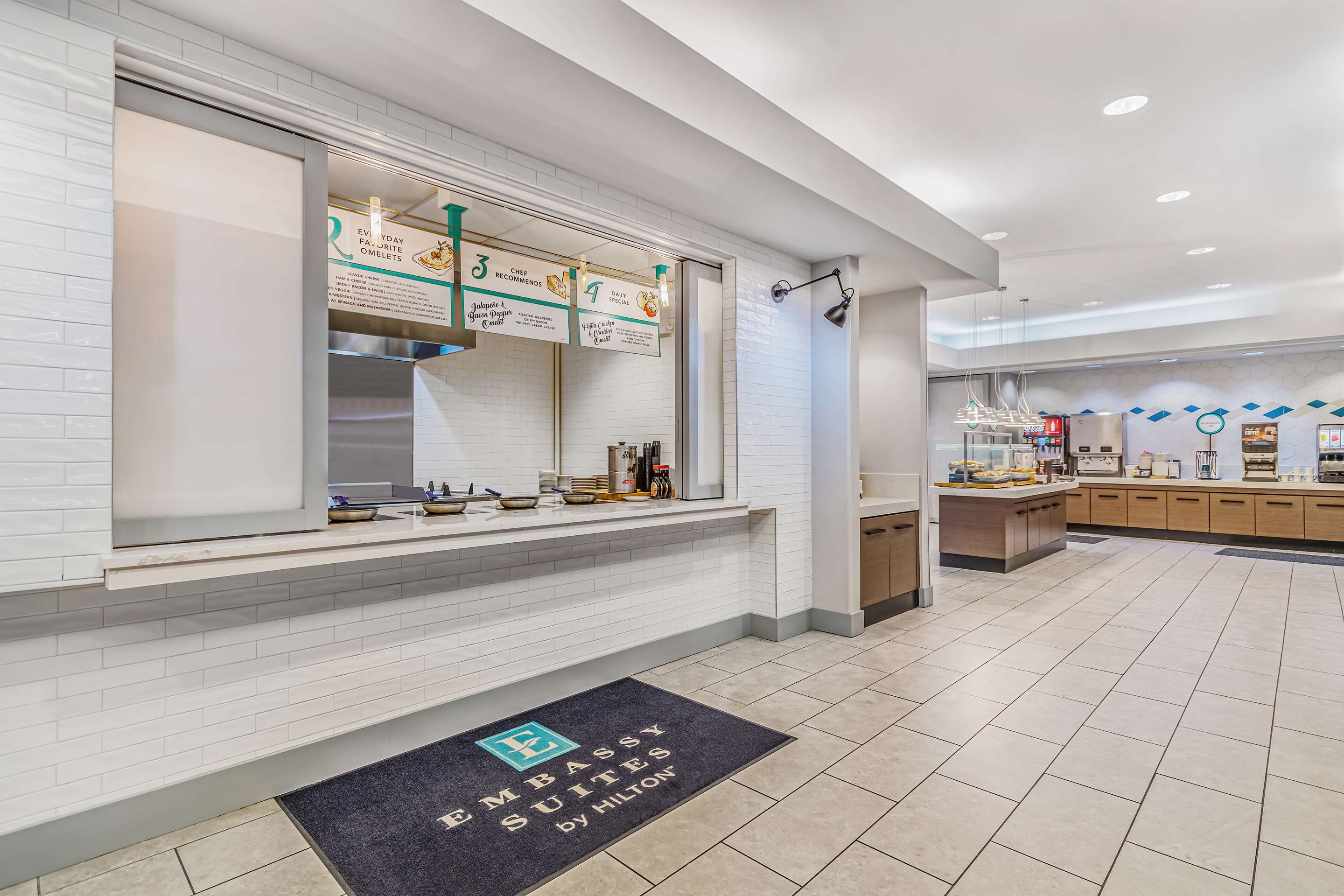 Breakfast Area | Embassy Suites by Hilton Detroit Metro Airport