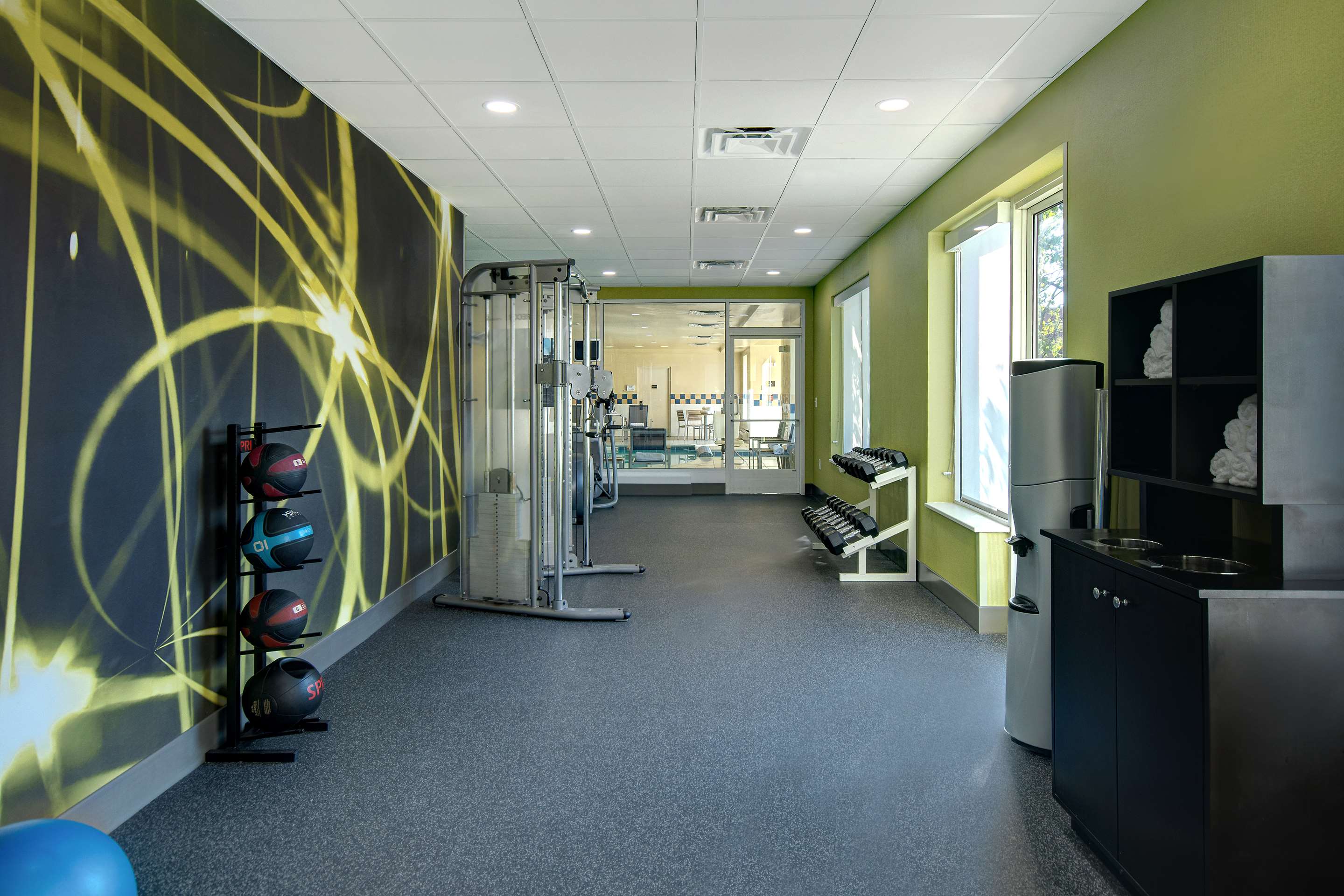 Health club fitness center gym | Hilton Garden Inn Detroit Metro Airport