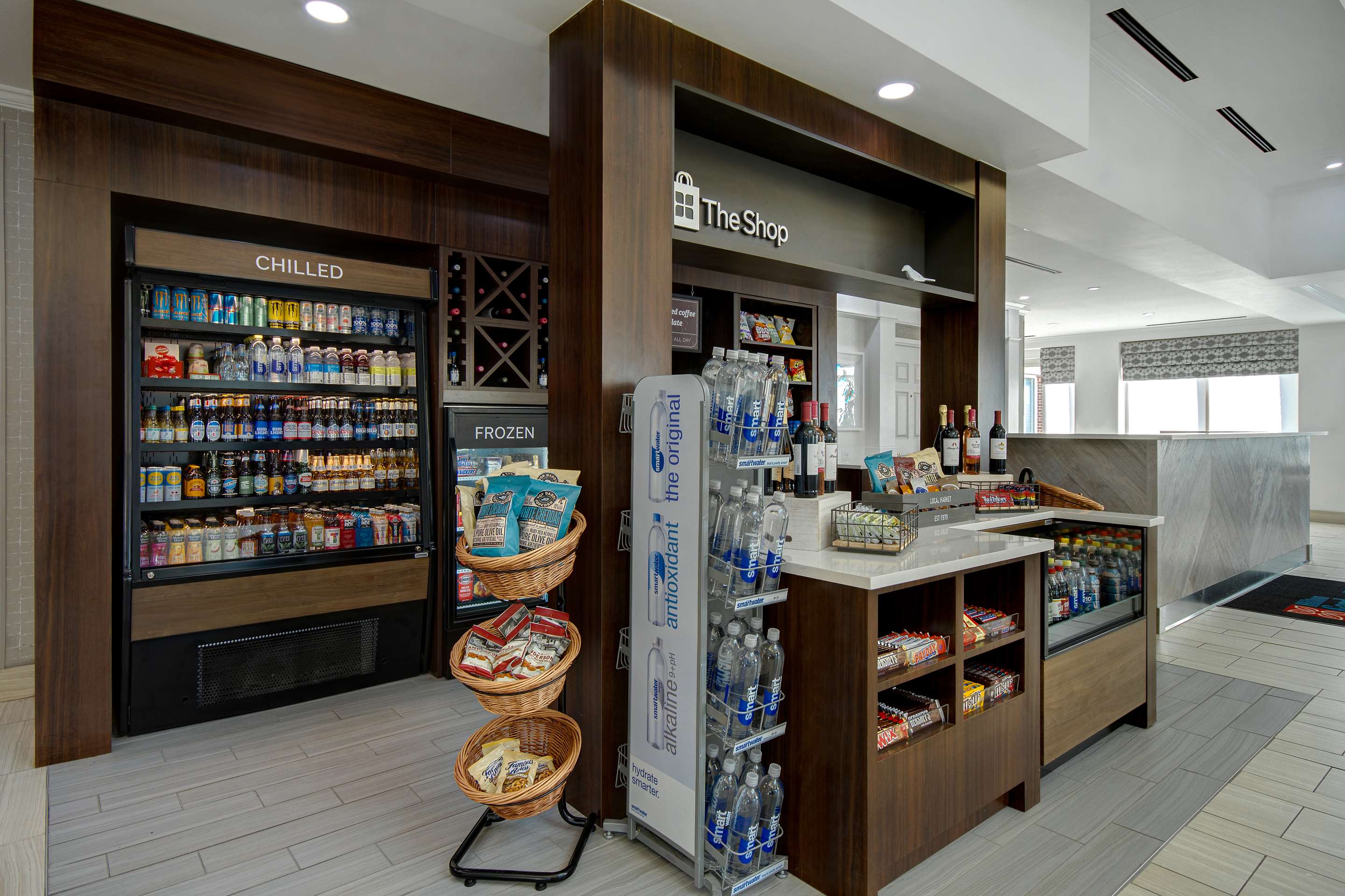 Restaurant | Hilton Garden Inn Detroit Metro Airport