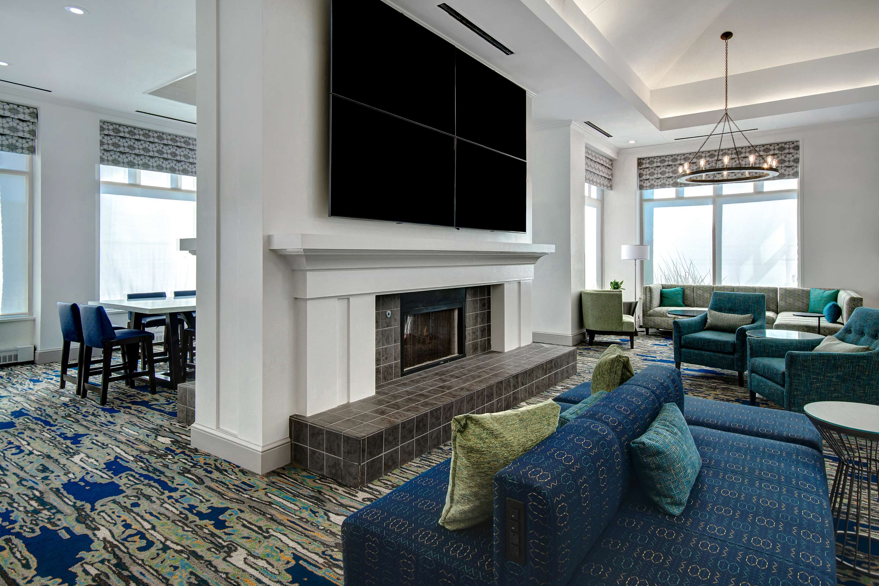 Lobby | Hilton Garden Inn Detroit Metro Airport