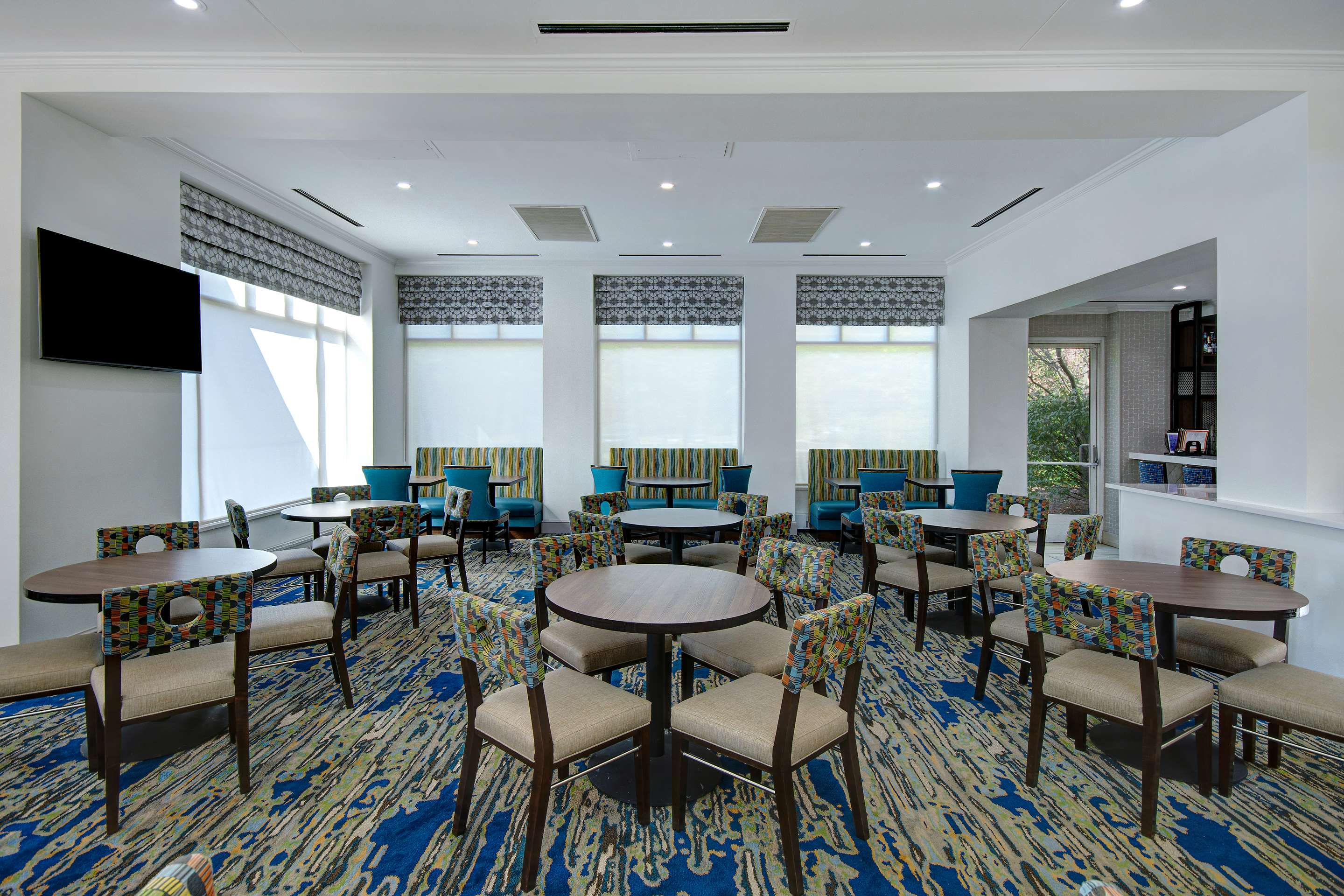 BarLounge | Hilton Garden Inn Detroit Metro Airport