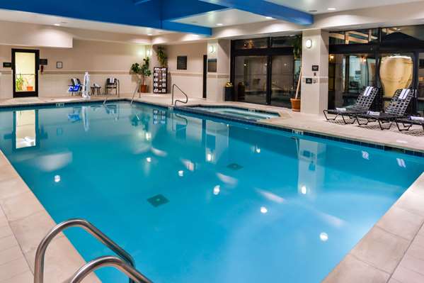 Pool - Hilton Garden Inn Southfield