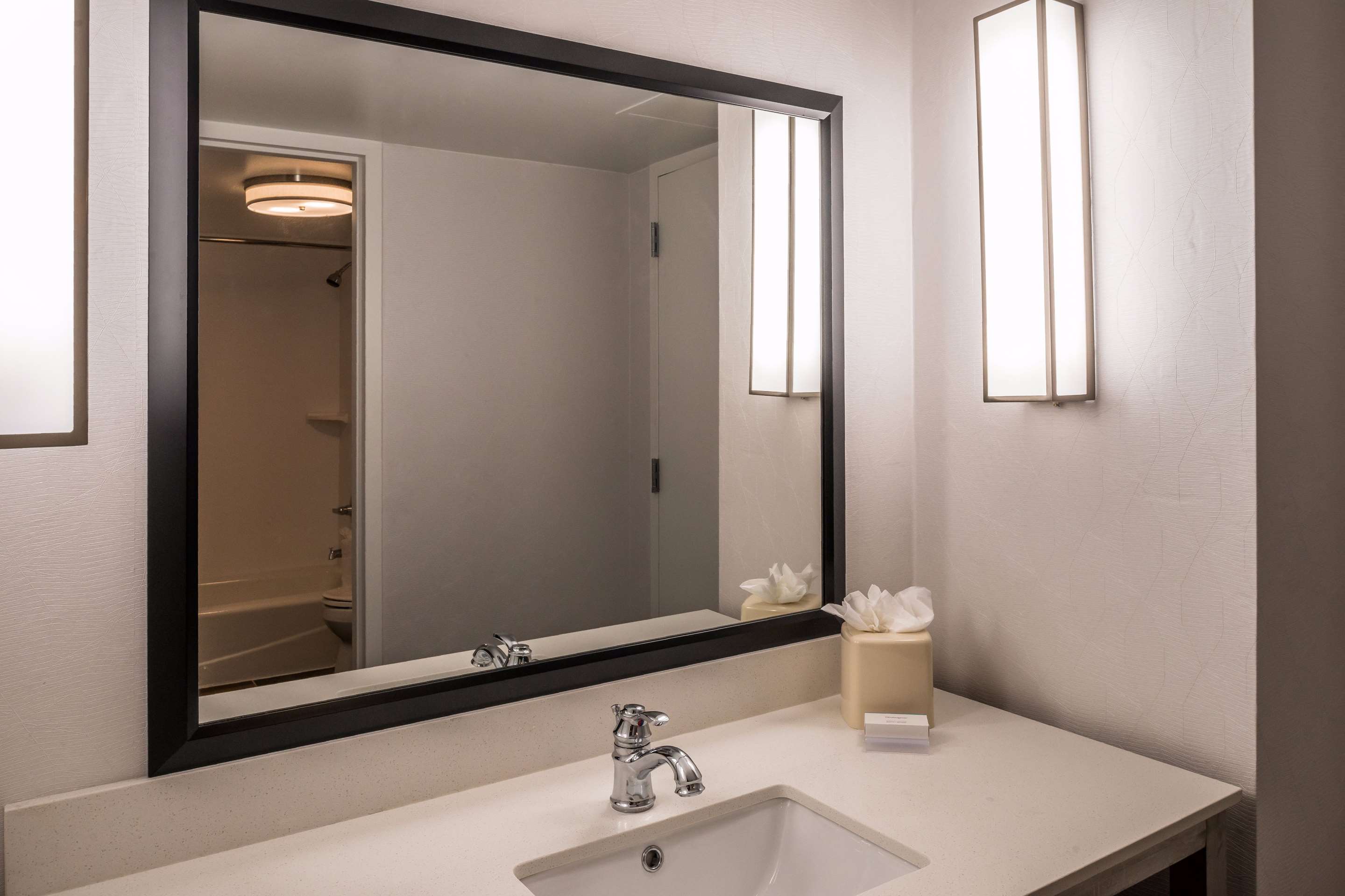 Guest room bath