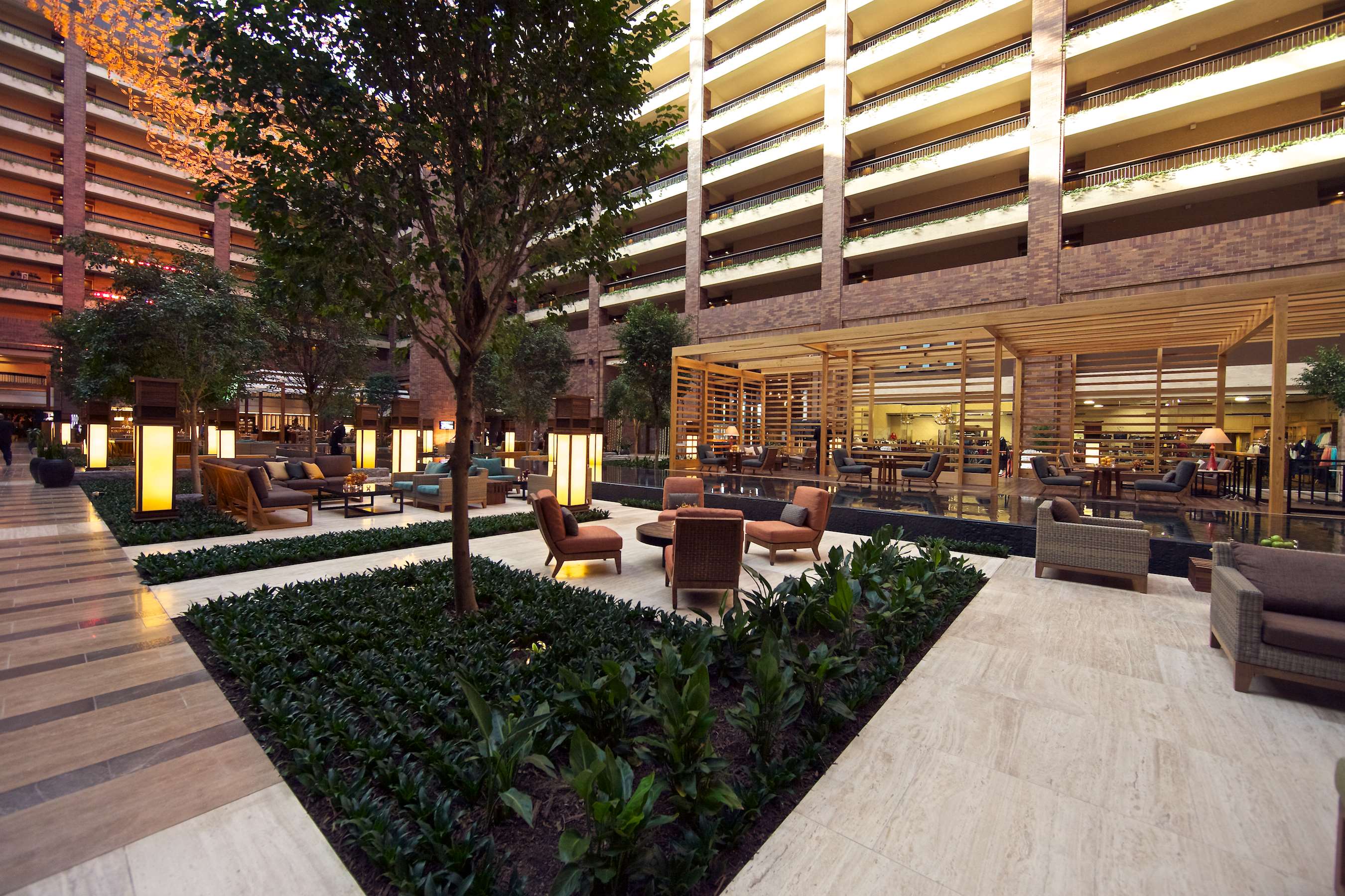 Lobby | Hilton Anatole