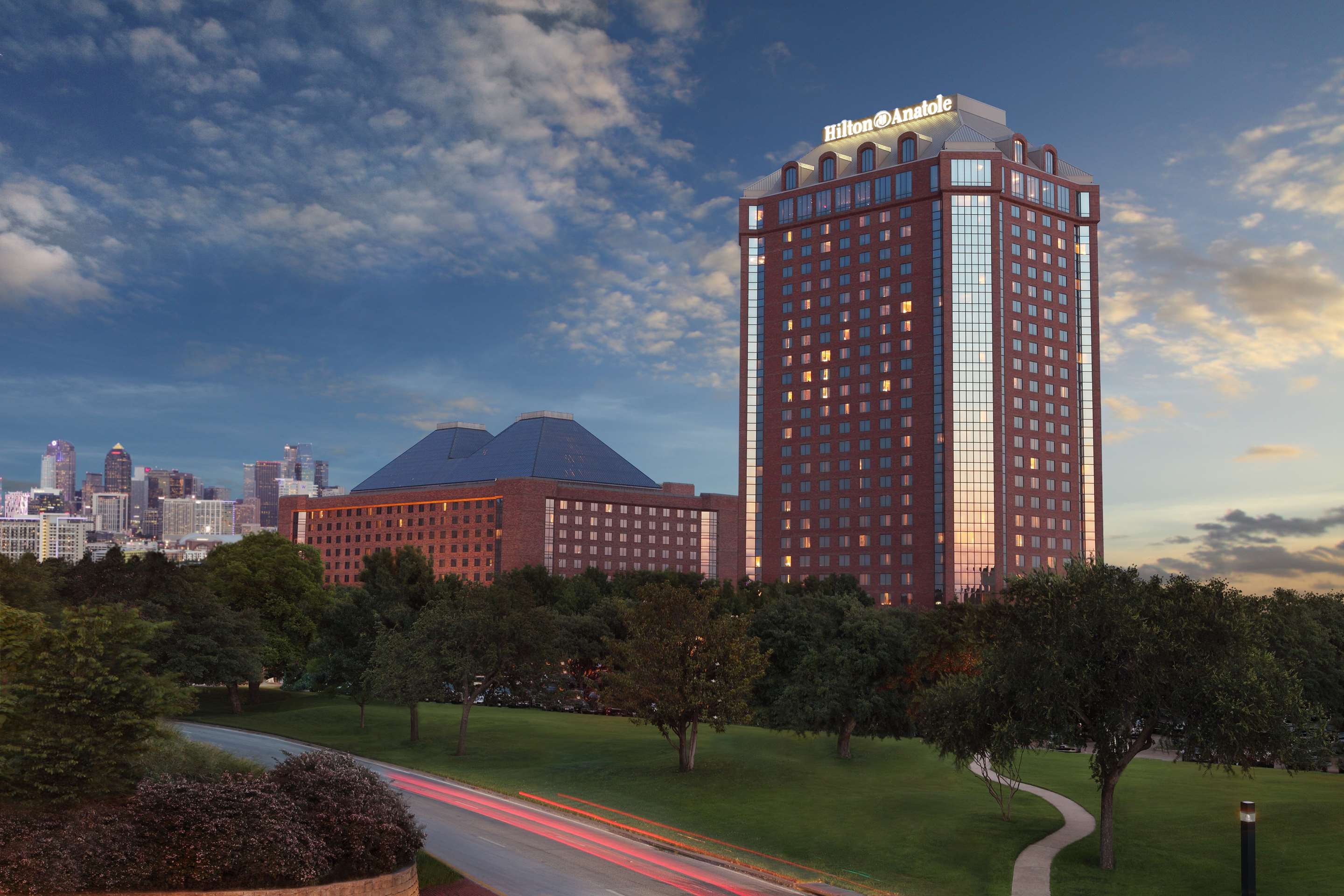 Exterior | Hilton Anatole