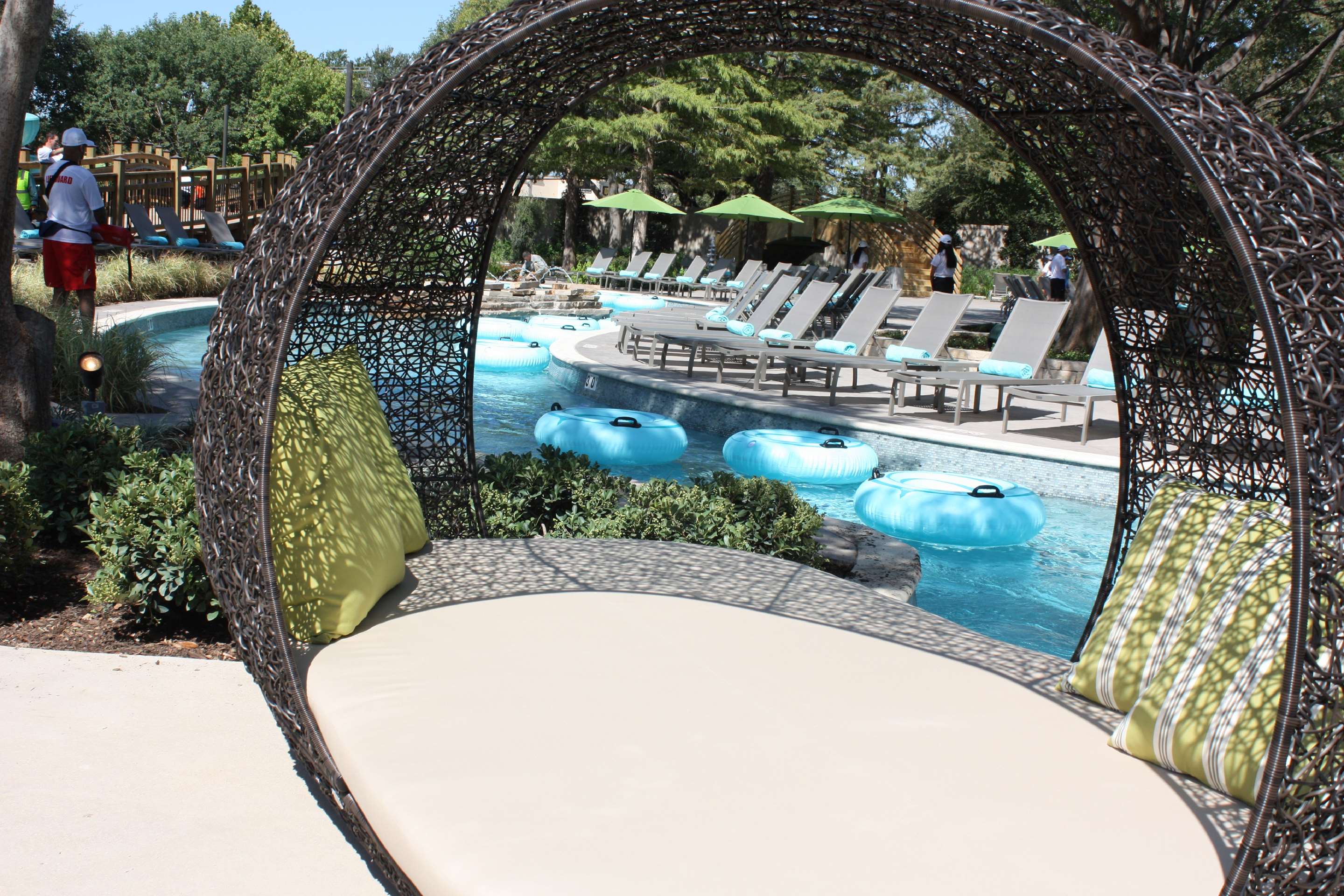 Pool | Hilton Anatole