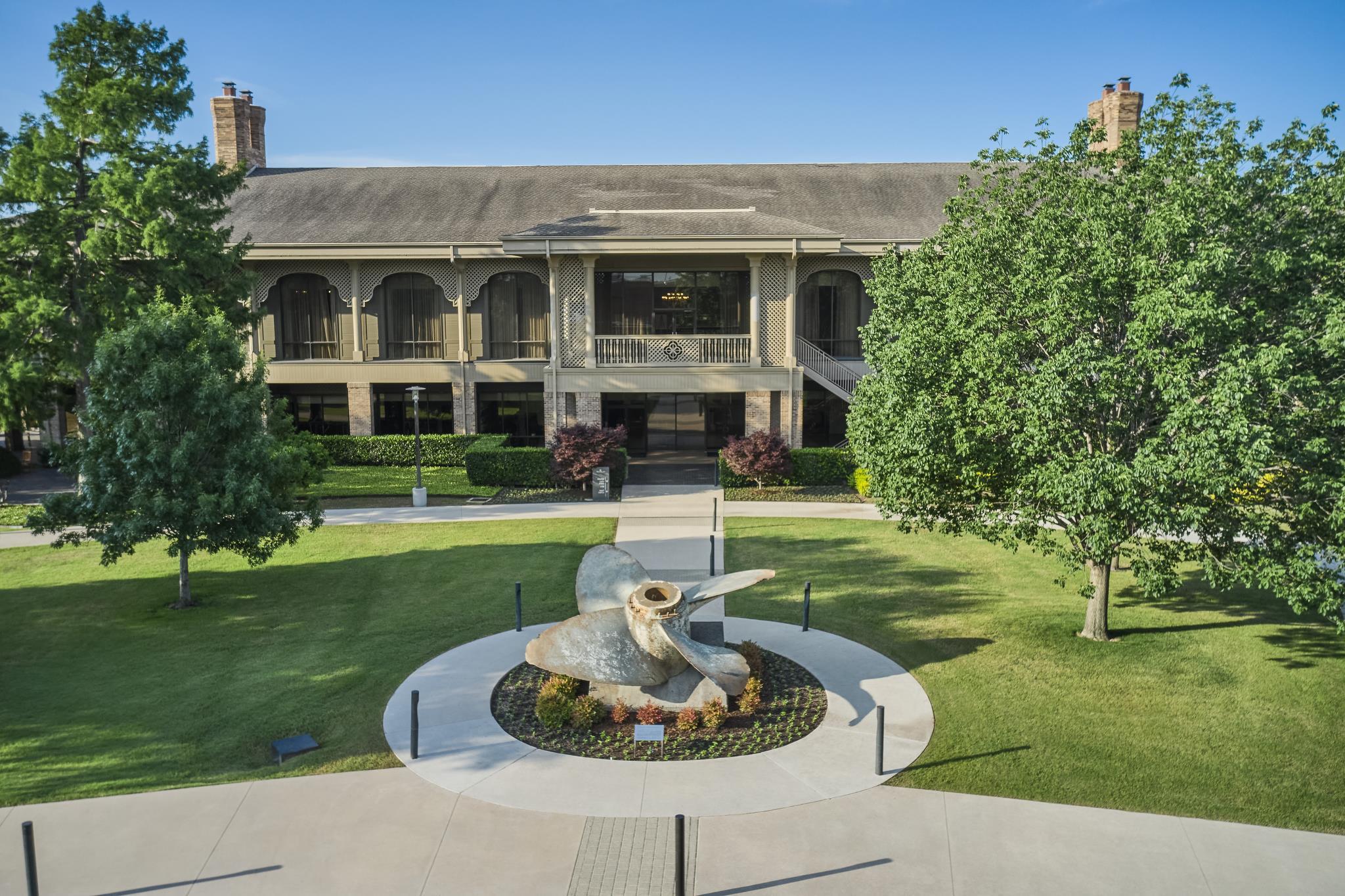 Health club fitness center gym | Hilton Anatole