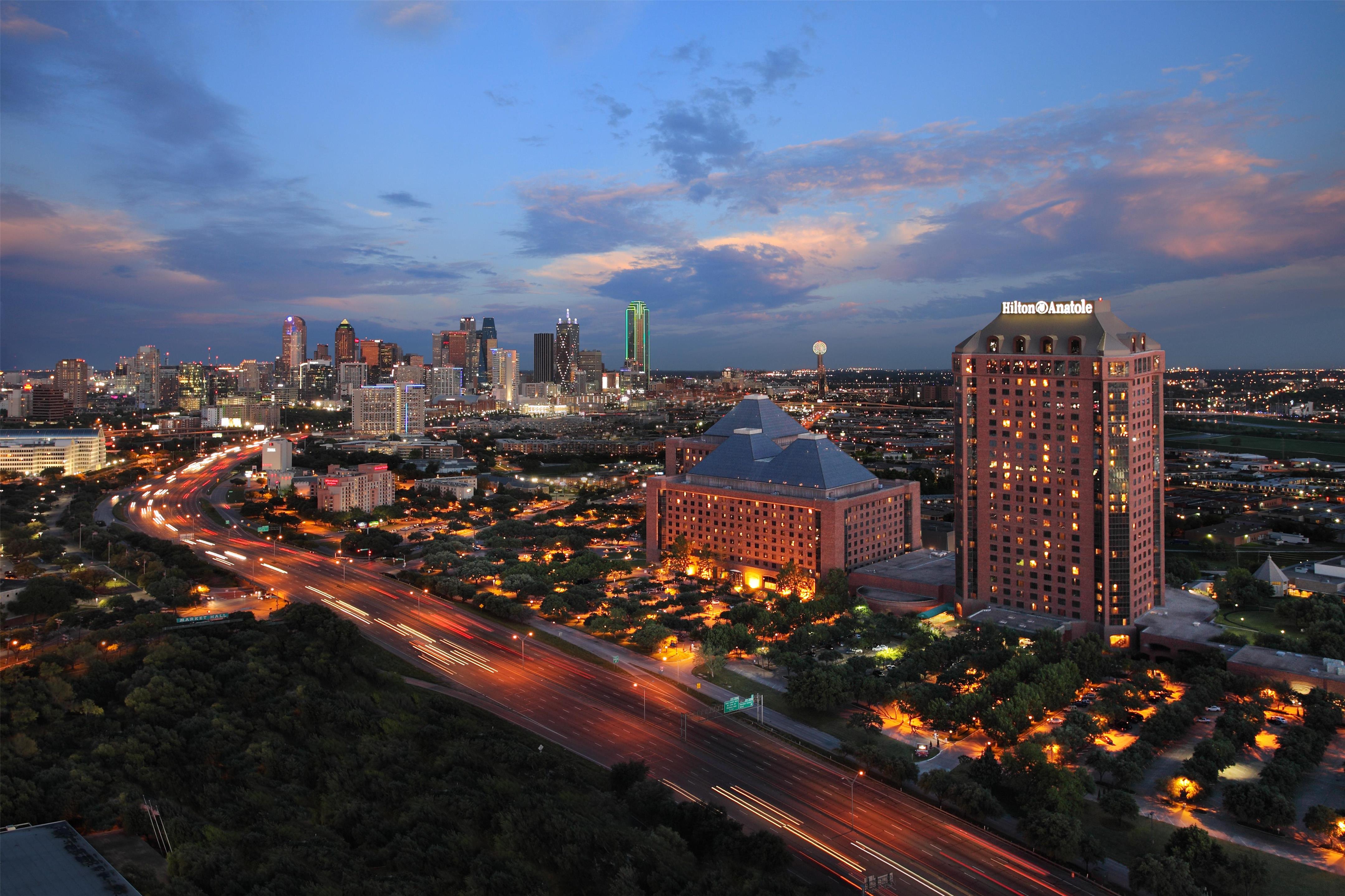 Exterior | Hilton Anatole