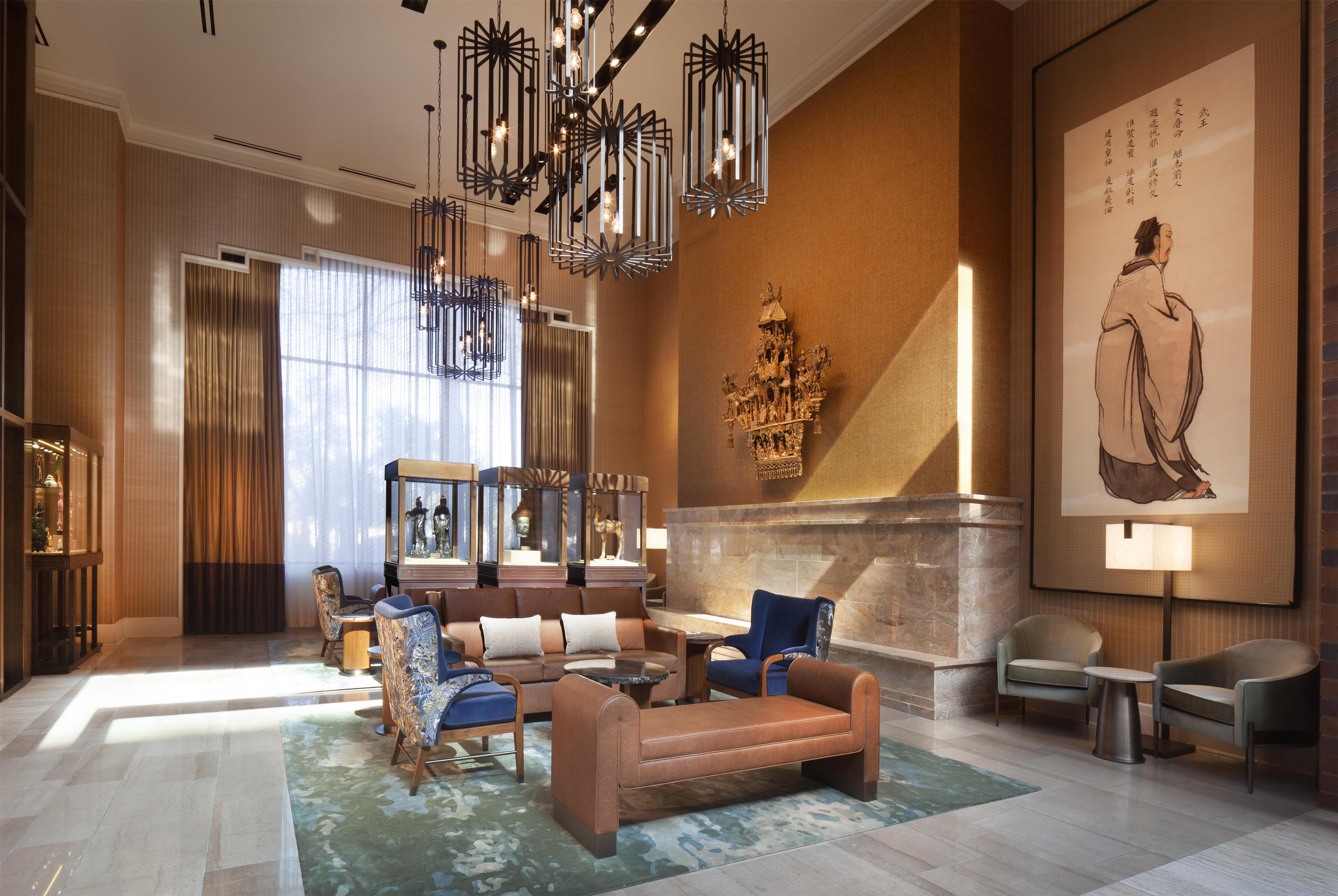 Lobby | Hilton Anatole
