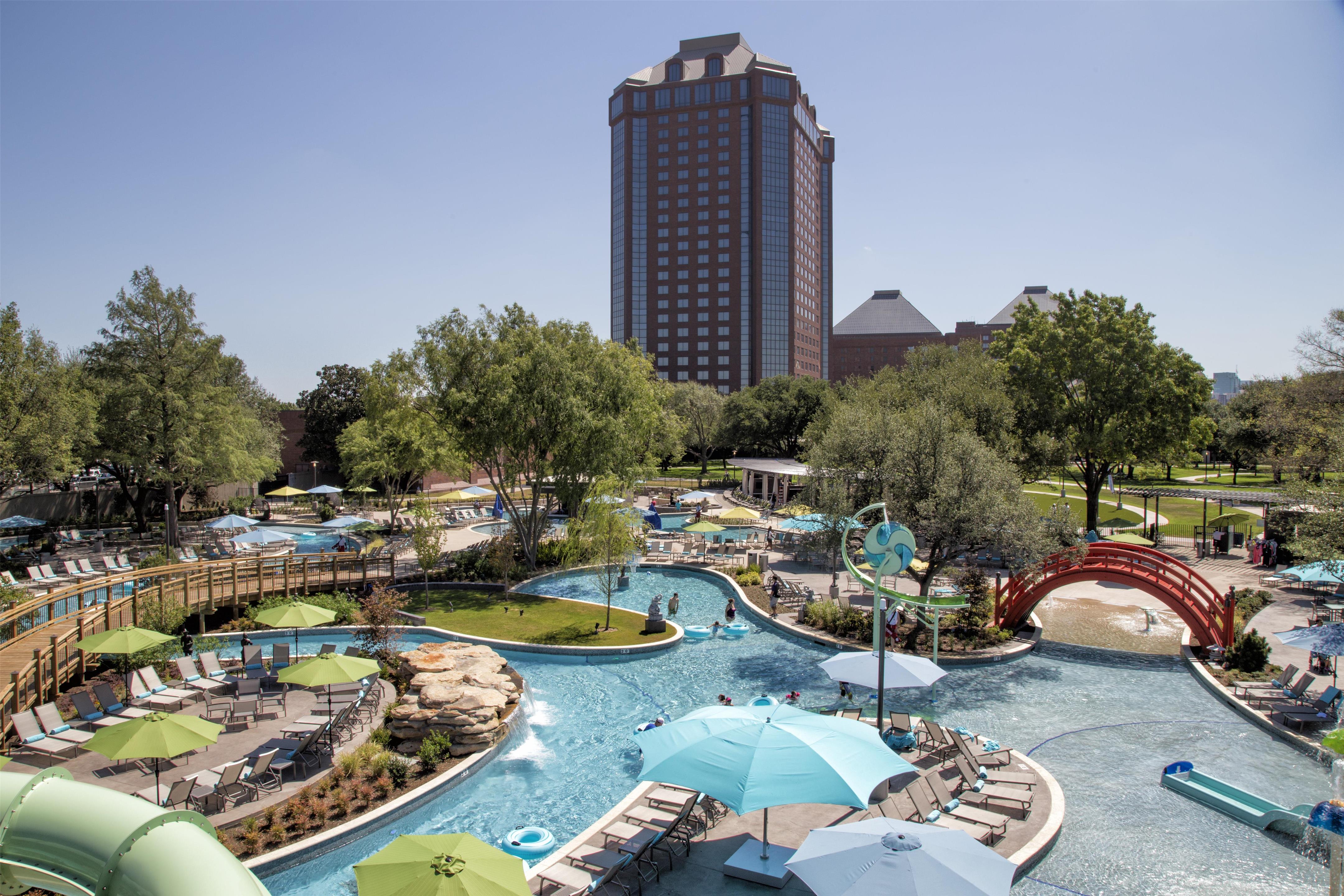 Pool | Hilton Anatole