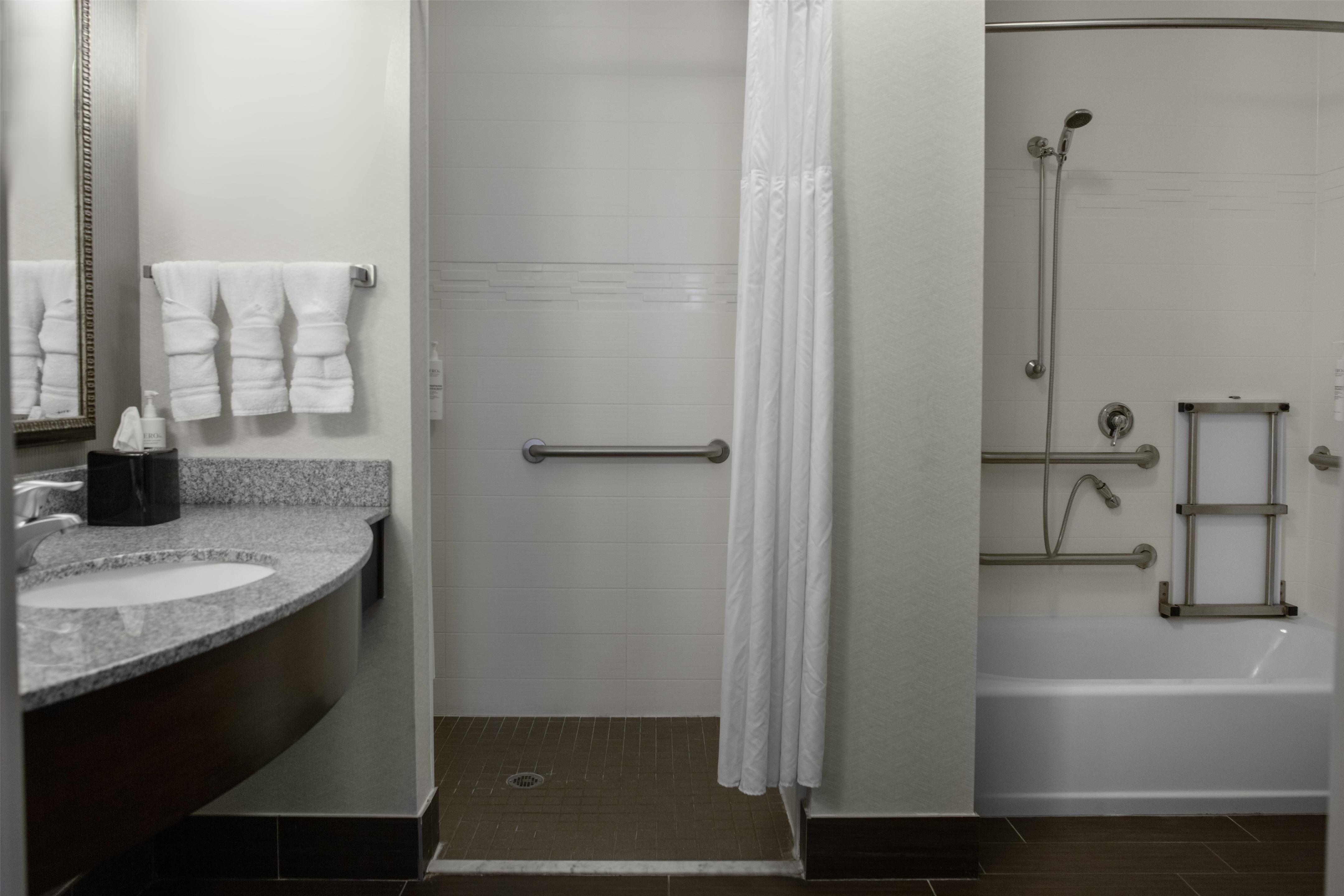 Guest room bath