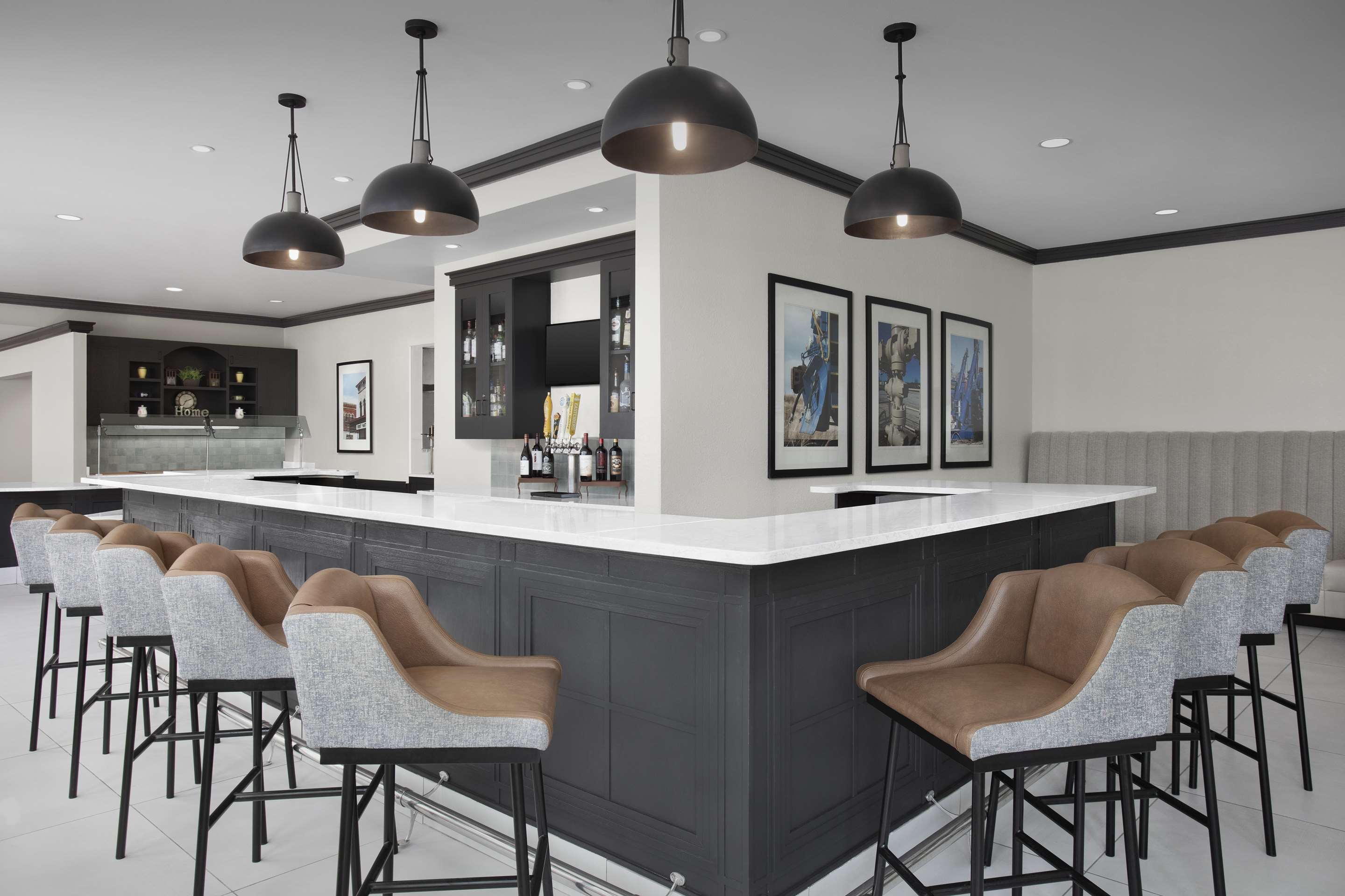 BarLounge | Hilton Garden Inn Granbury