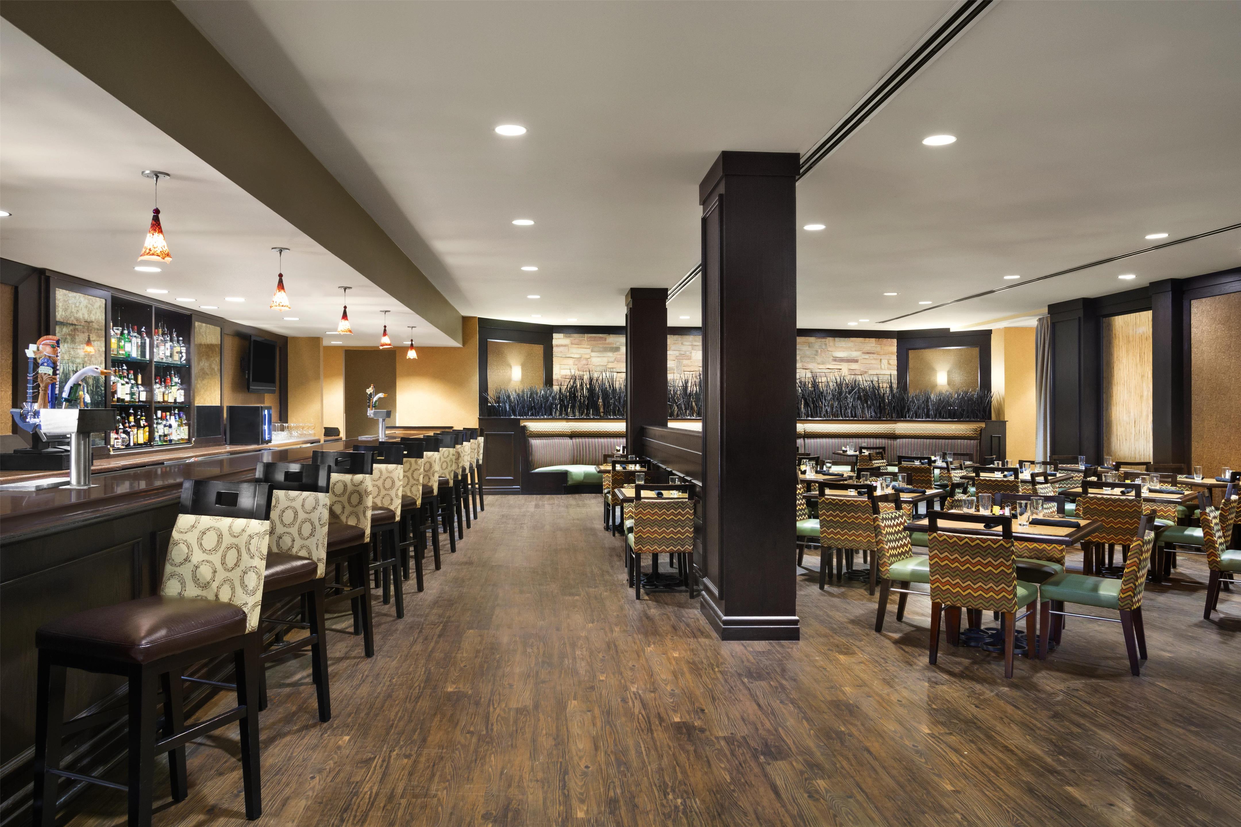 Restaurant | DoubleTree by Hilton Dallas - DFW Airport North