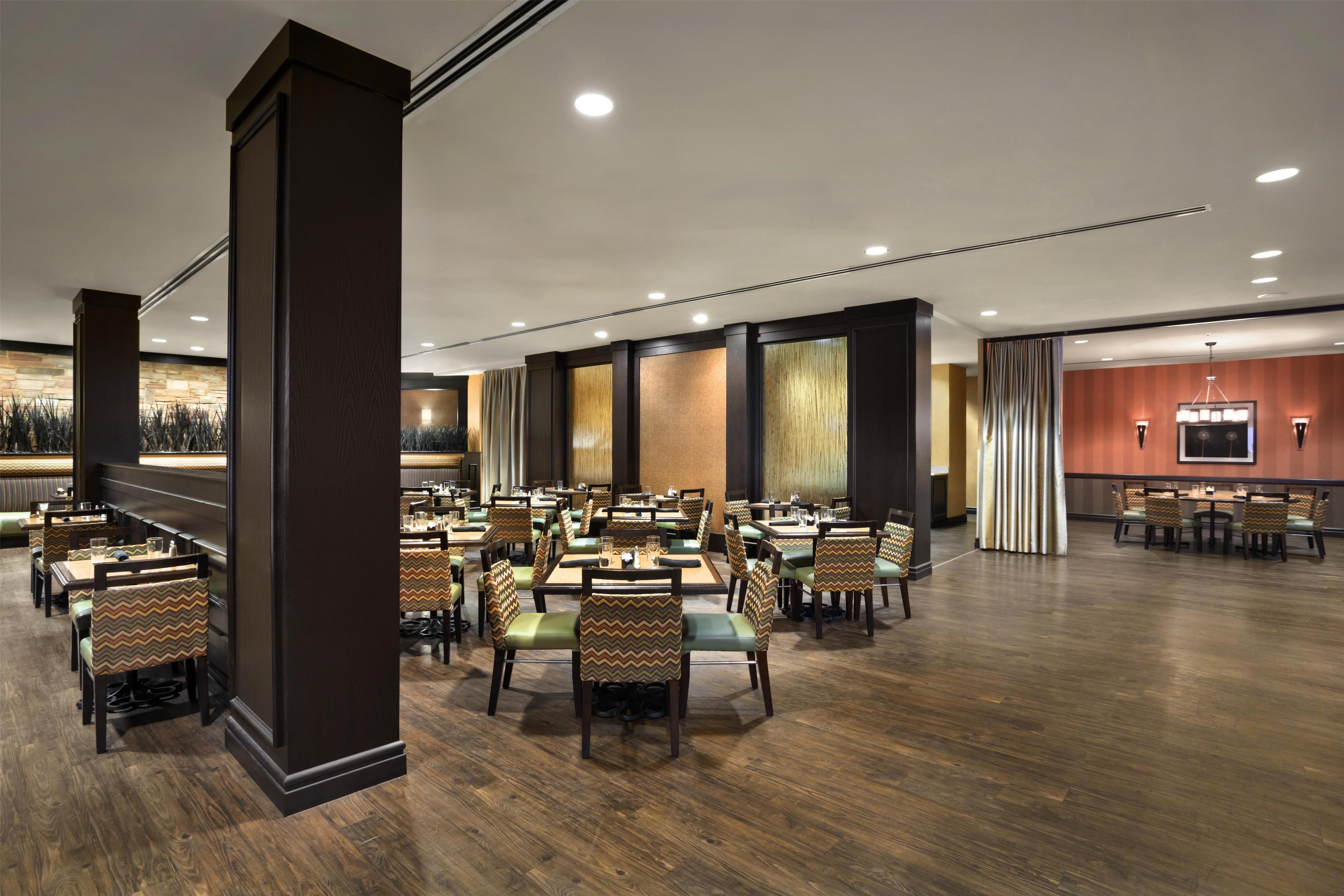 Restaurant | DoubleTree by Hilton Dallas - DFW Airport North