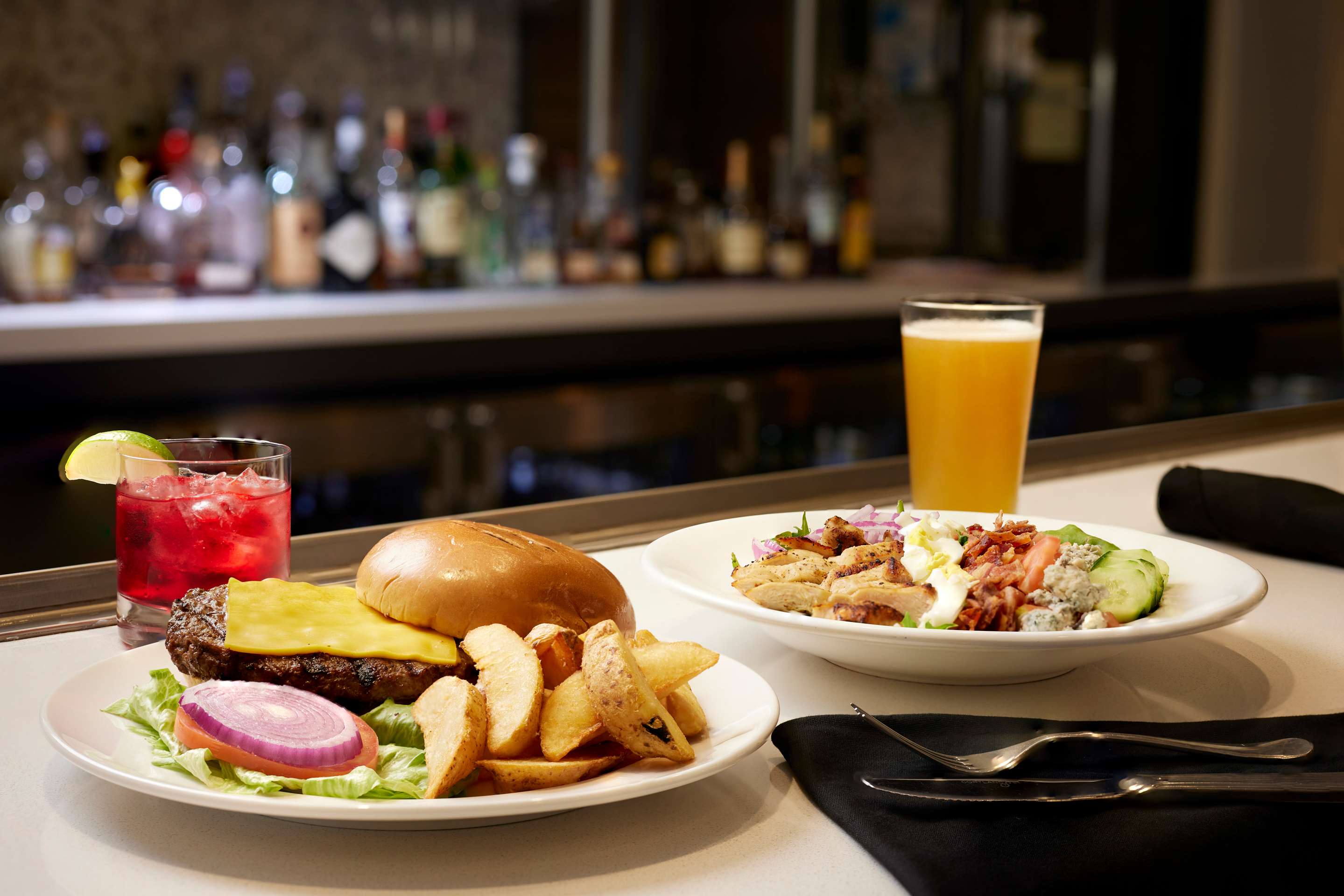 Restaurant | Hilton Garden Inn Las Colinas