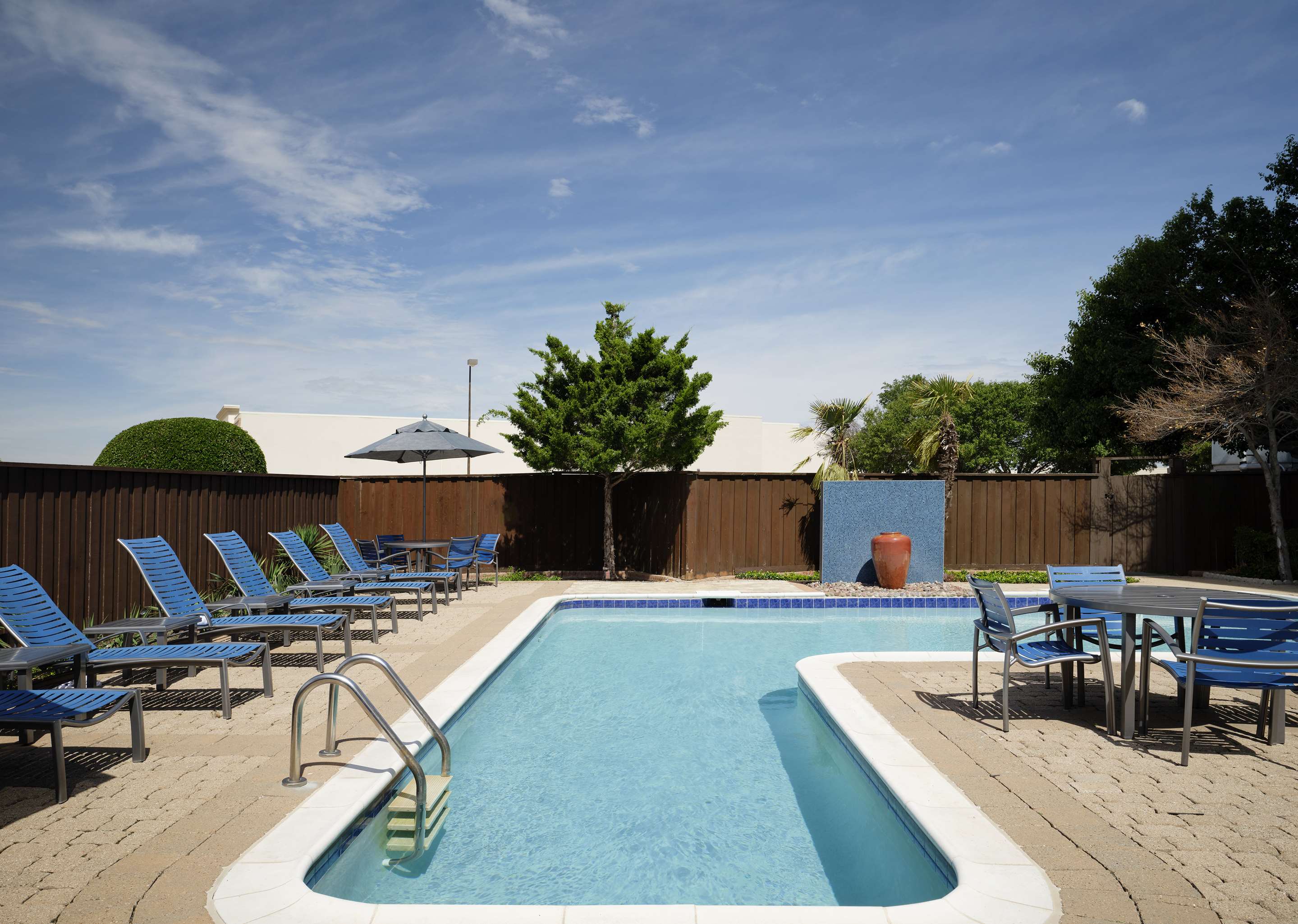Pool | Hilton Garden Inn Las Colinas