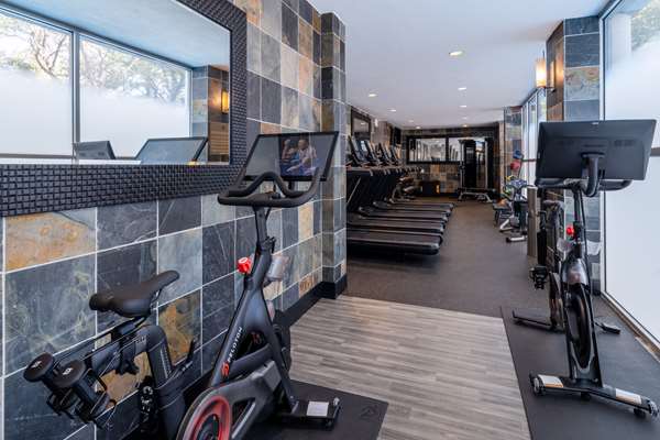 Fitness/ Exercise Room - Hilton Lincoln Centre Hotel Dallas