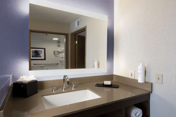  - Embassy Suites DFW Airport Irving