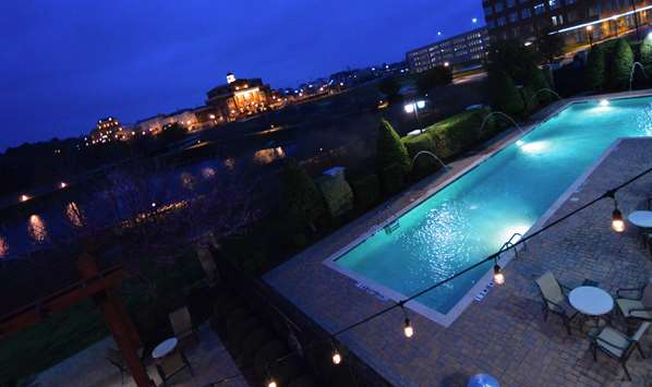 Pool - Hilton Town Square Hotel Southlake