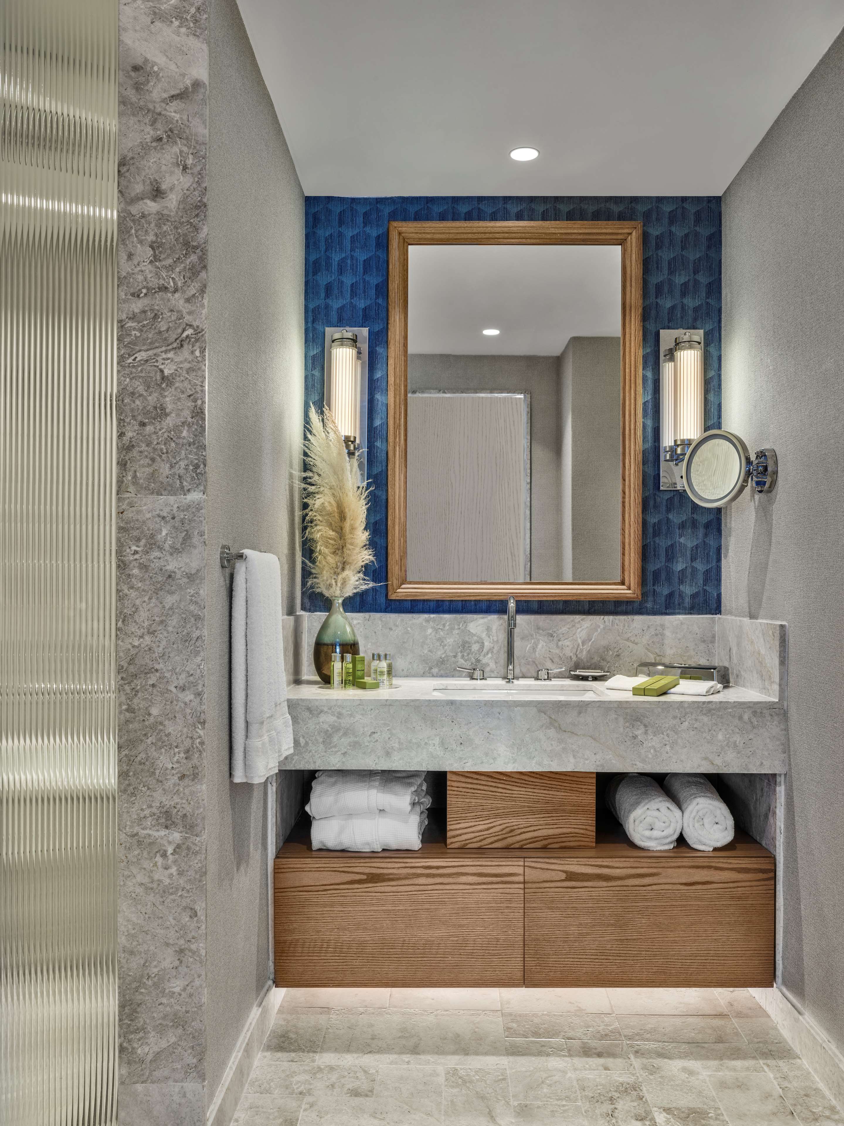 Hilton Dalaman Sarigerme Resort & Spa Room Type - KING LAKEHOUSE SWIMUP ROOM