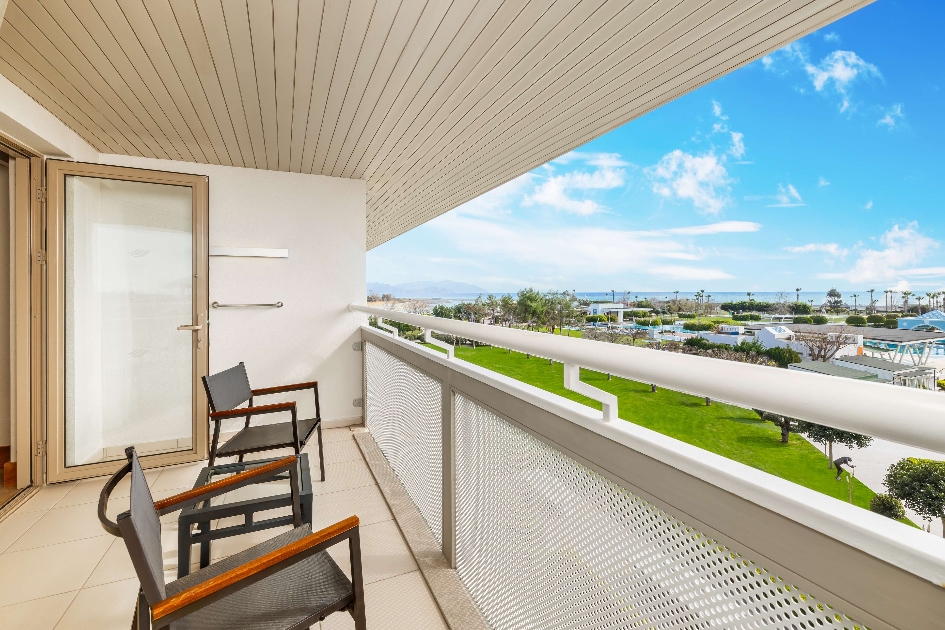 Hilton Dalaman Sarigerme Resort & Spa Room Type - FAMILY ROOM POOLACCESS SEA