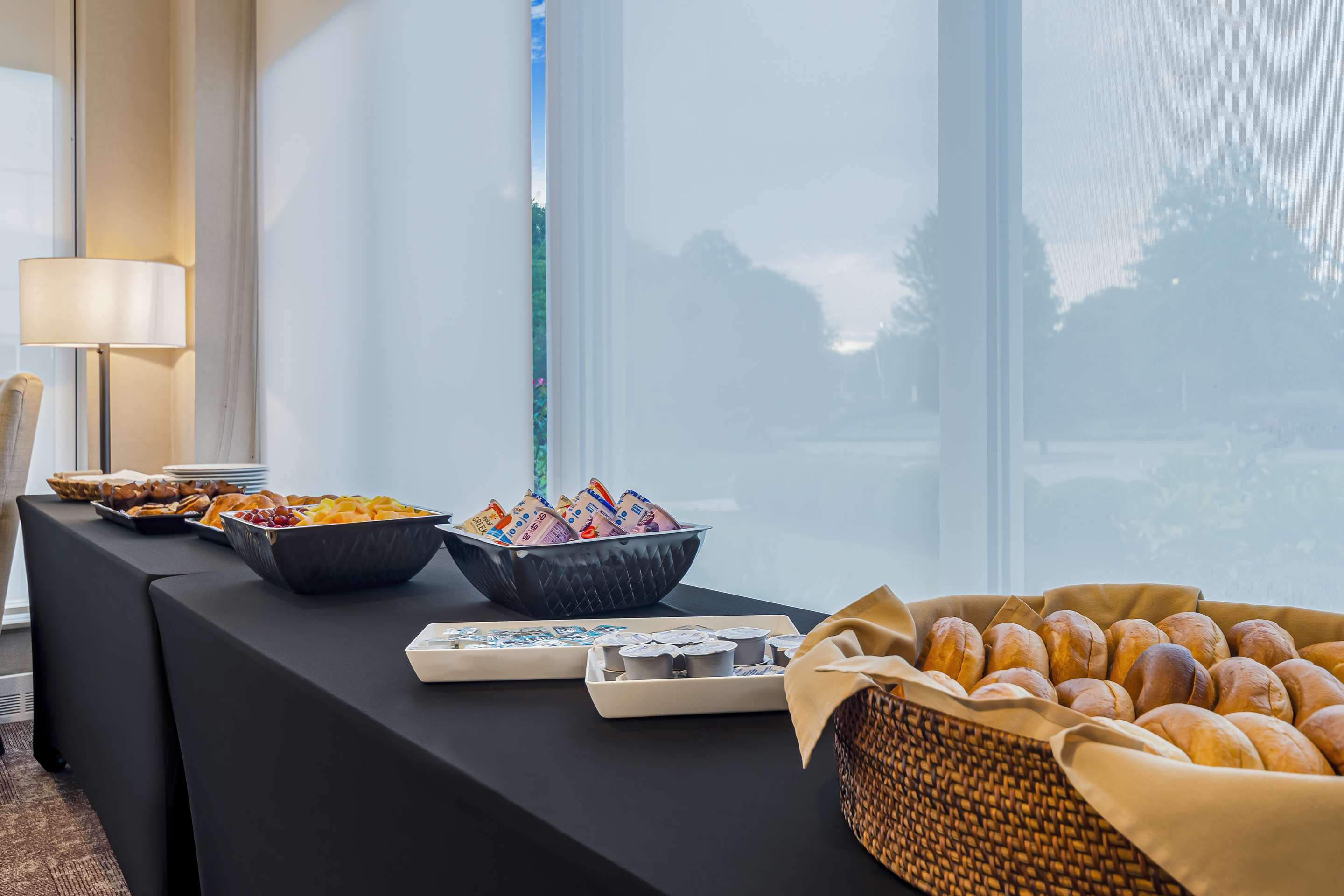 Breakfast Area | Hilton Garden Inn Danbury