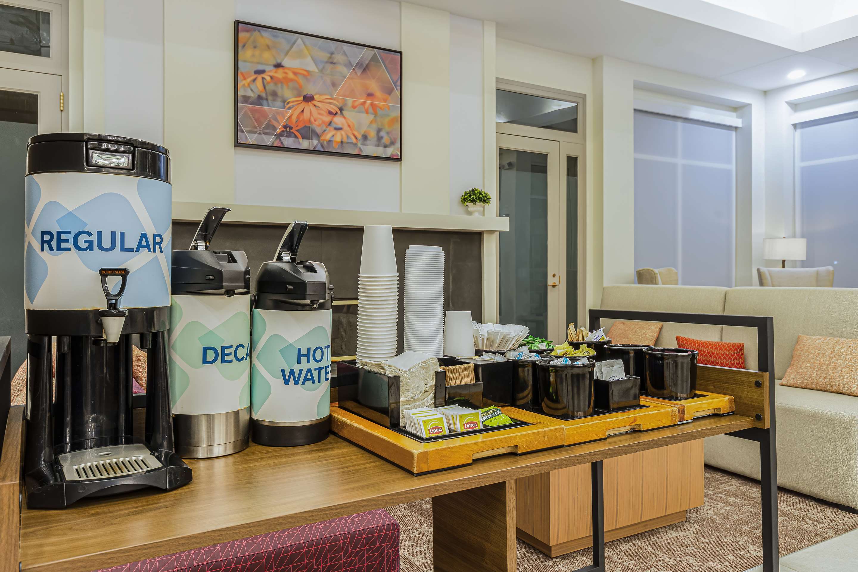 Breakfast Area | Hilton Garden Inn Danbury