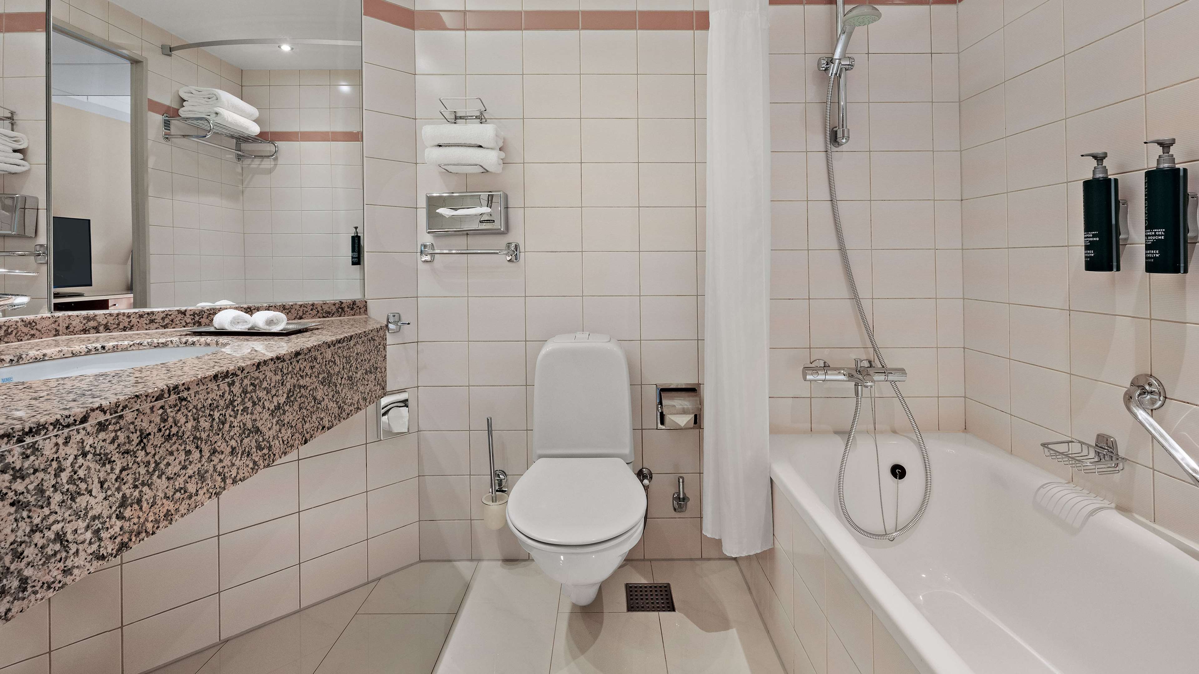 Hilton Dresden Room Type - QUEEN HILTON EXEC PLUS