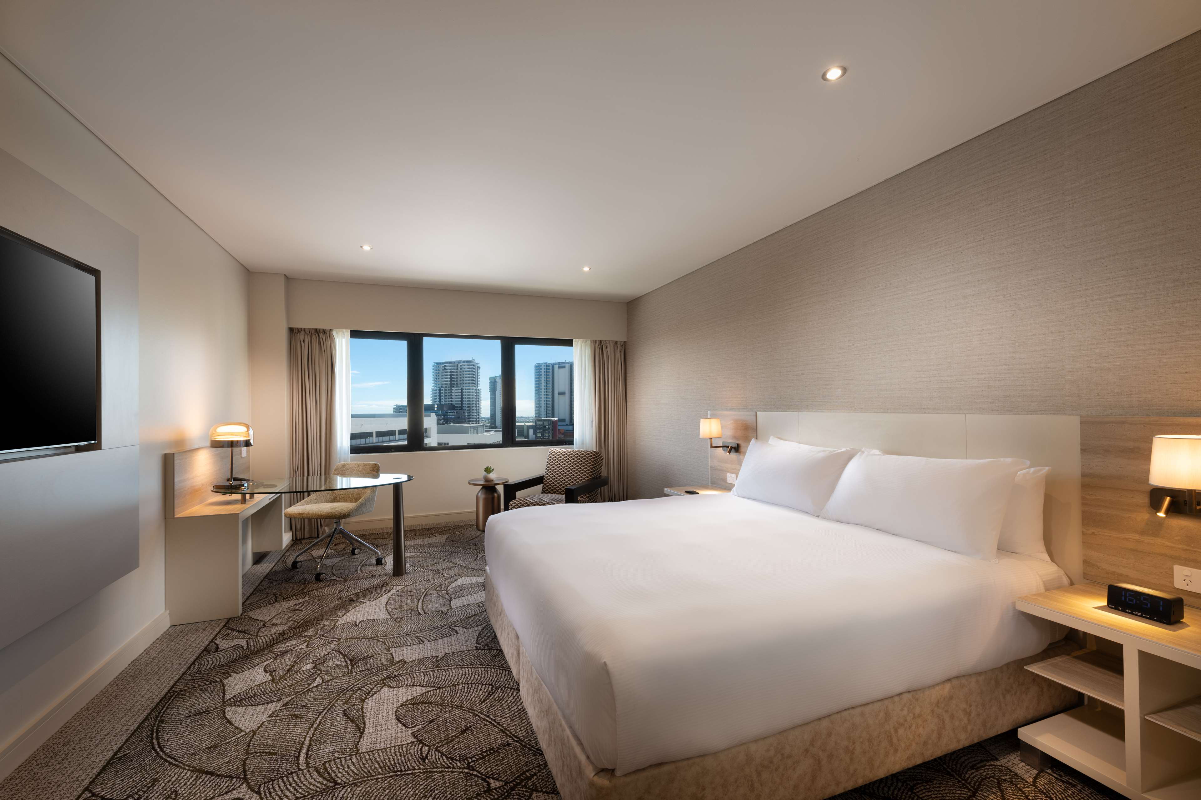 Hilton Darwin Room Type - KING GUEST ROOM WITH VIEW